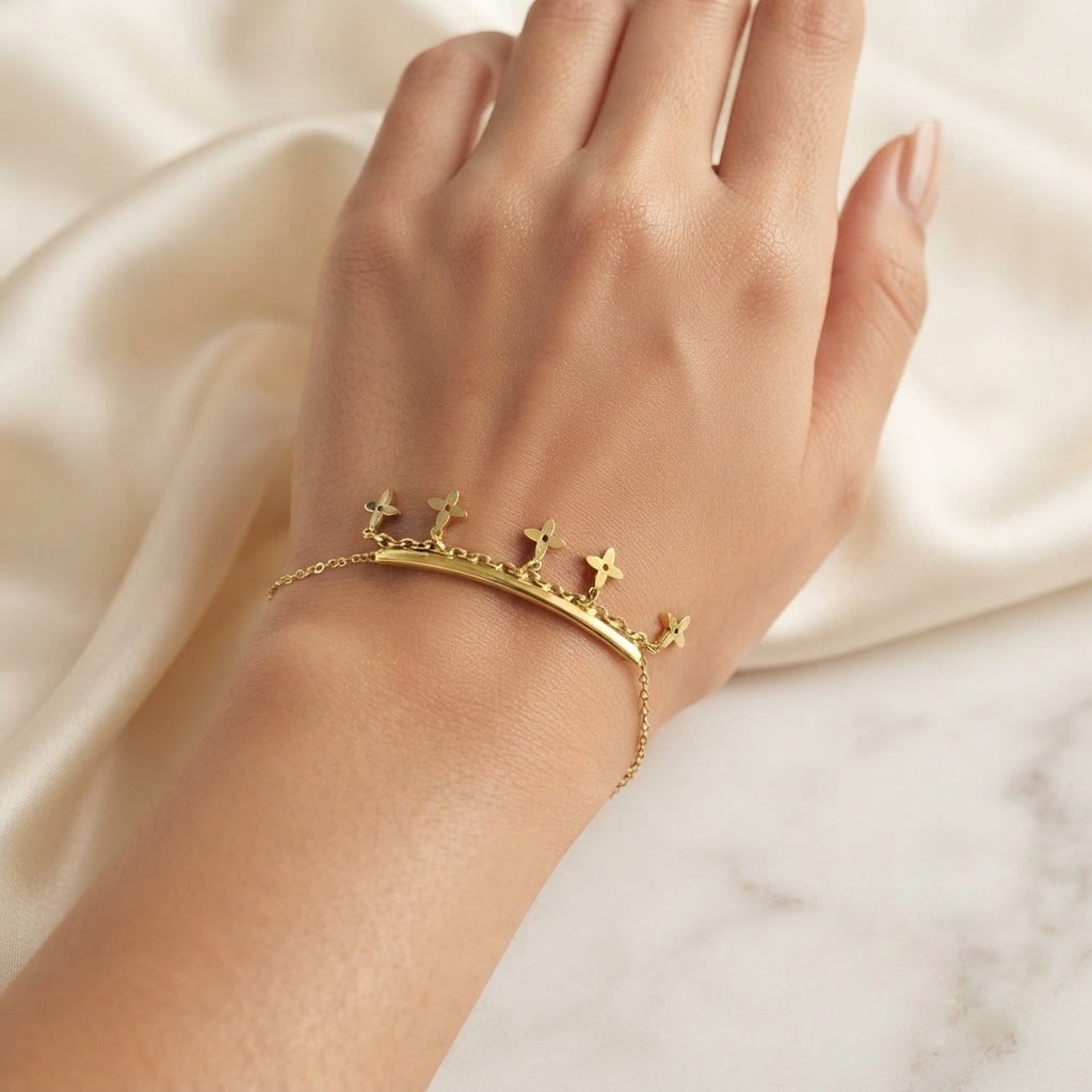 Daisy Charm Gold Bracelet