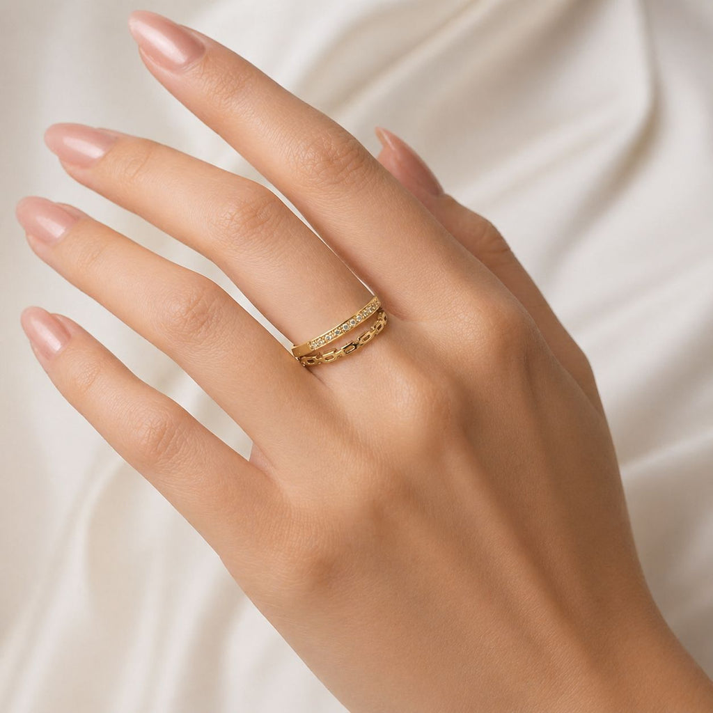 Zoya Elegance Gold Ring