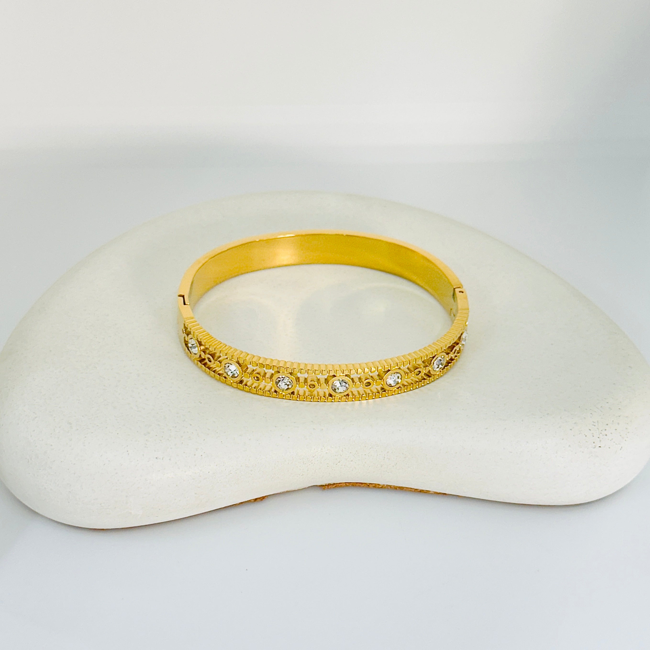 Liora Stone Gold Bangle Bracelet (Free Size)