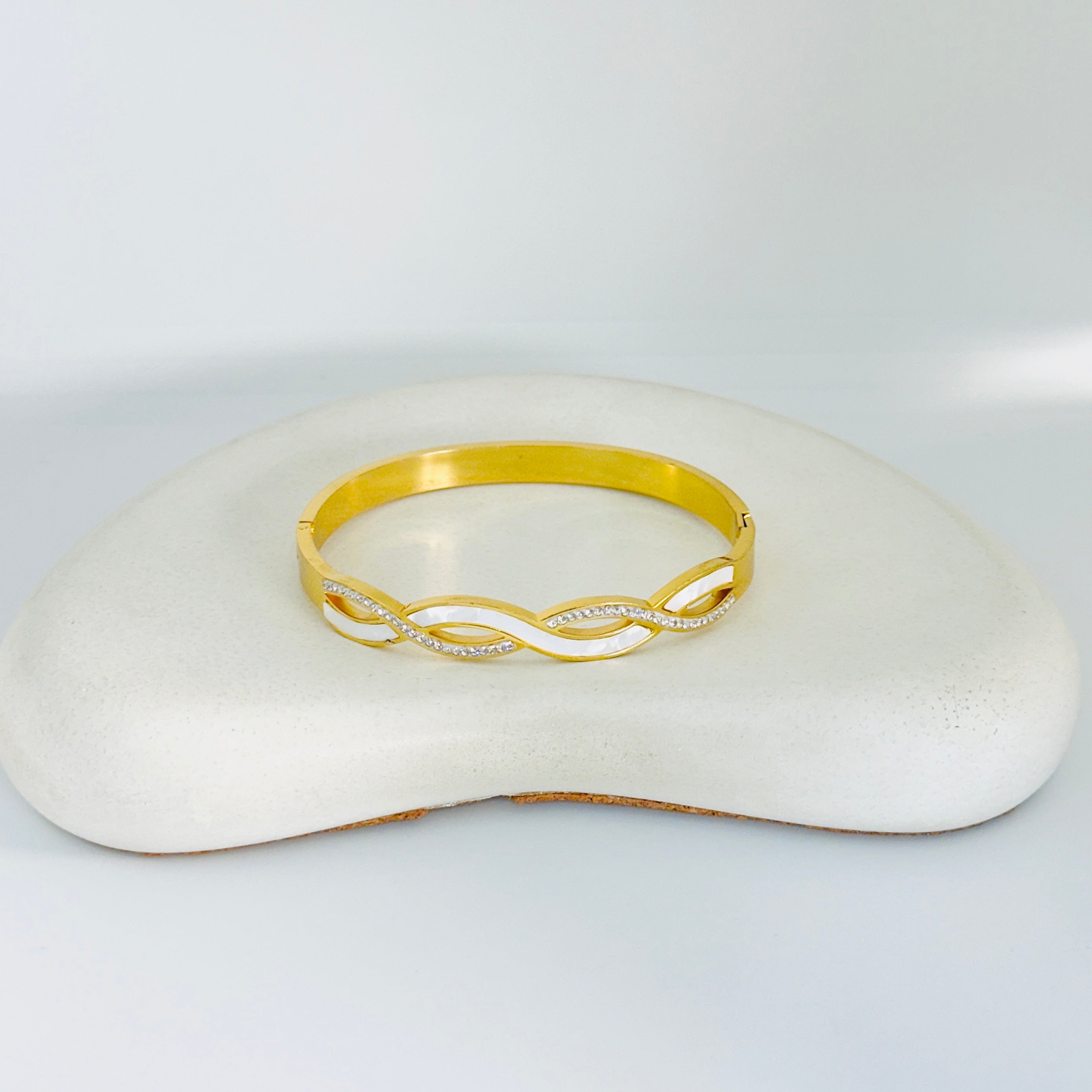 Zella Gold Bangle Bracelet (Free Size)