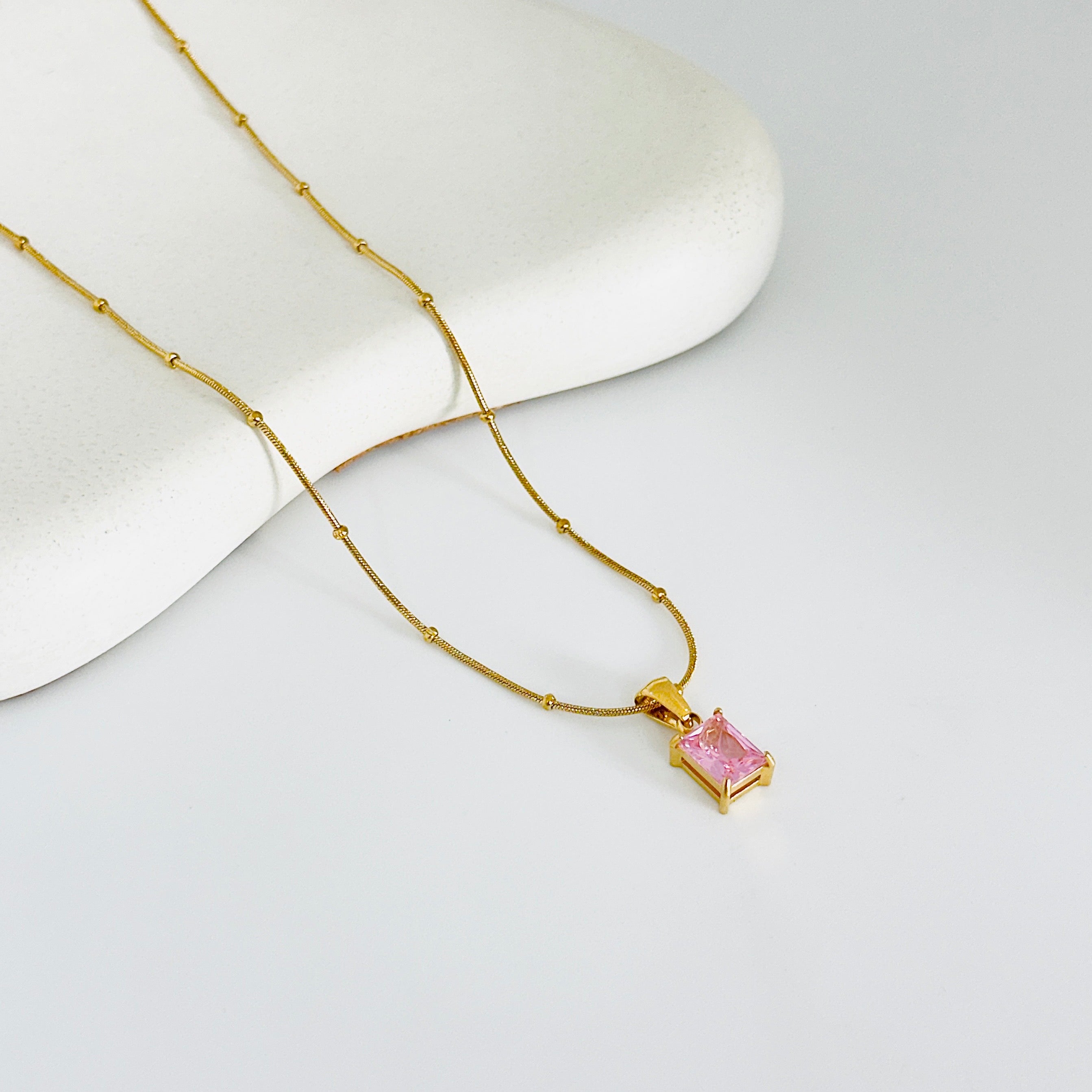 Pink Stone Elagance Gold Necklace