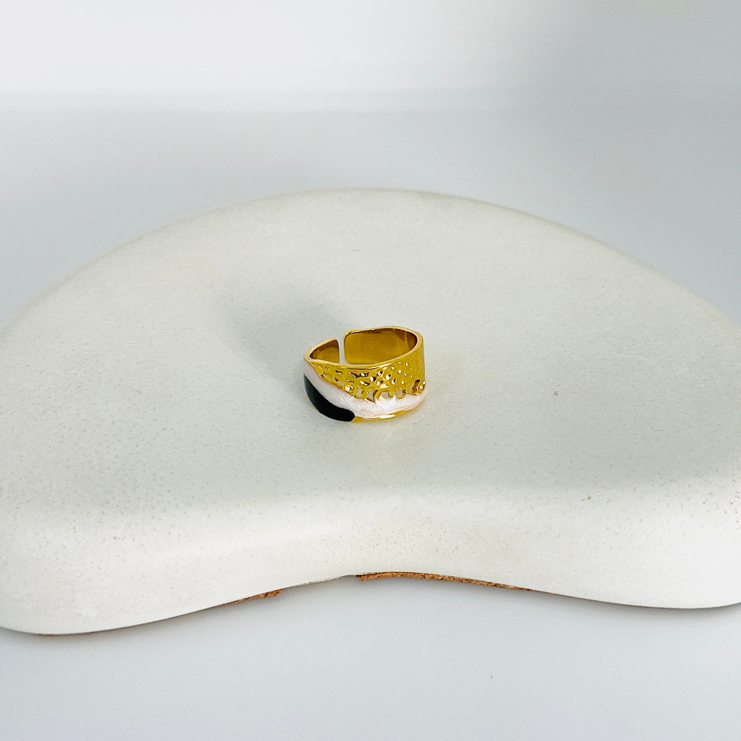Liliana Gold Ring (Adjustable size)