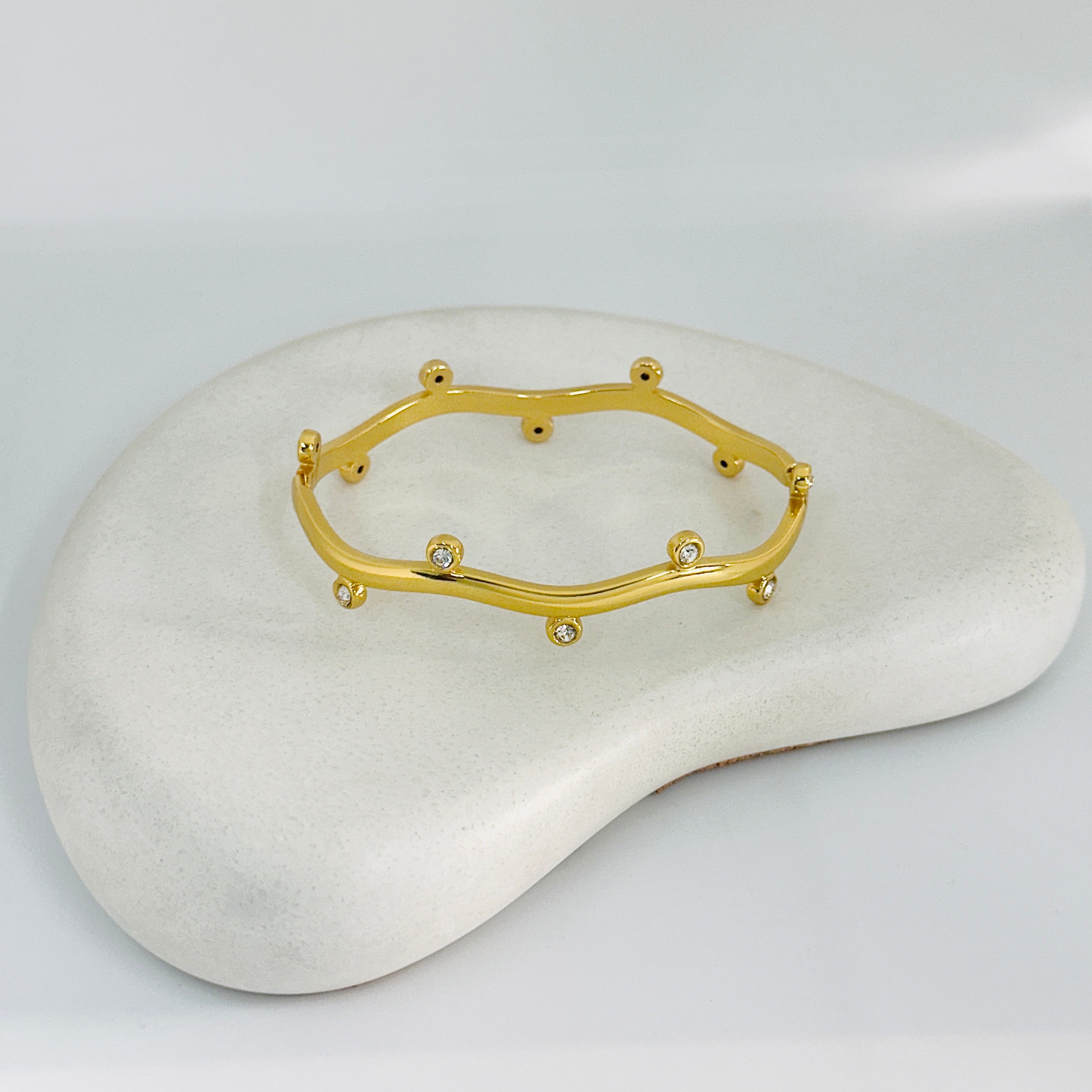 Lisa Gold Bangle Bracelet (Free Size)