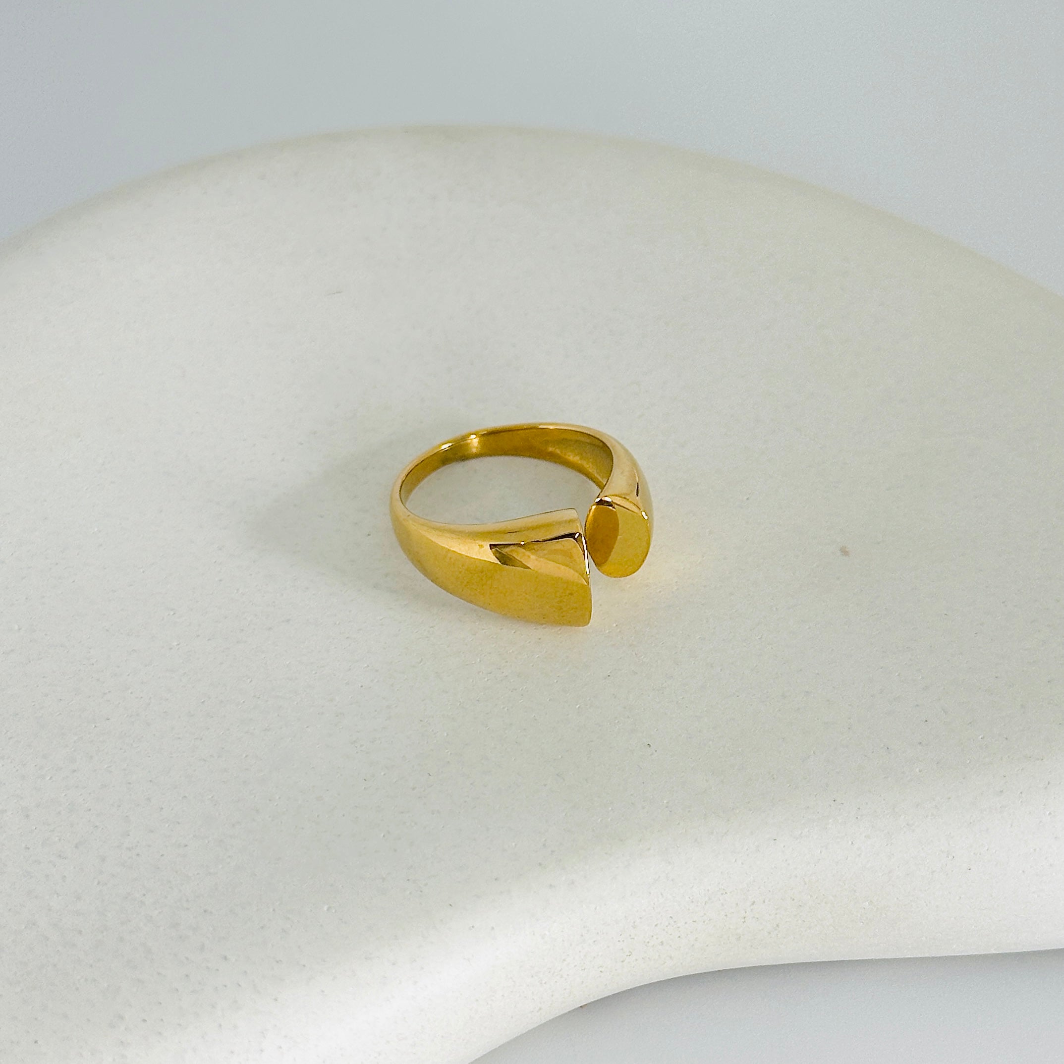 Elina Gold Ring (Adjustable size)