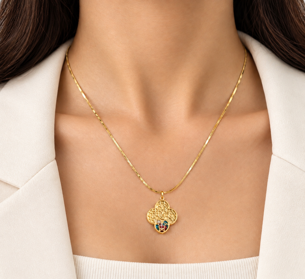Clover-Shaped Filigree Necklace