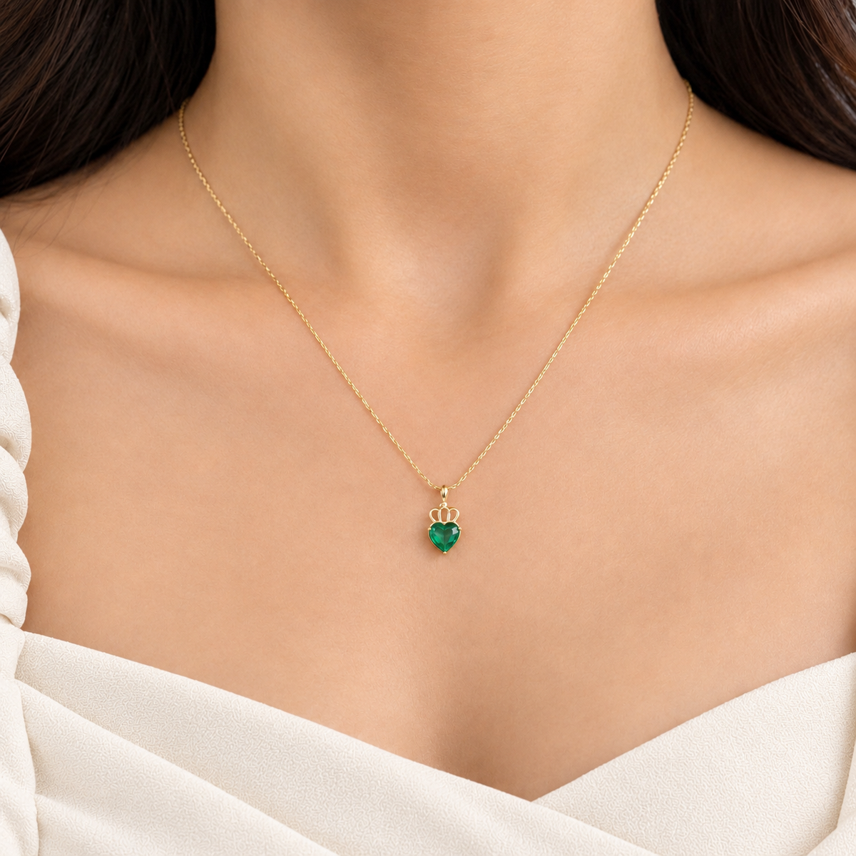 Solitaire Royal Green Heart Necklace