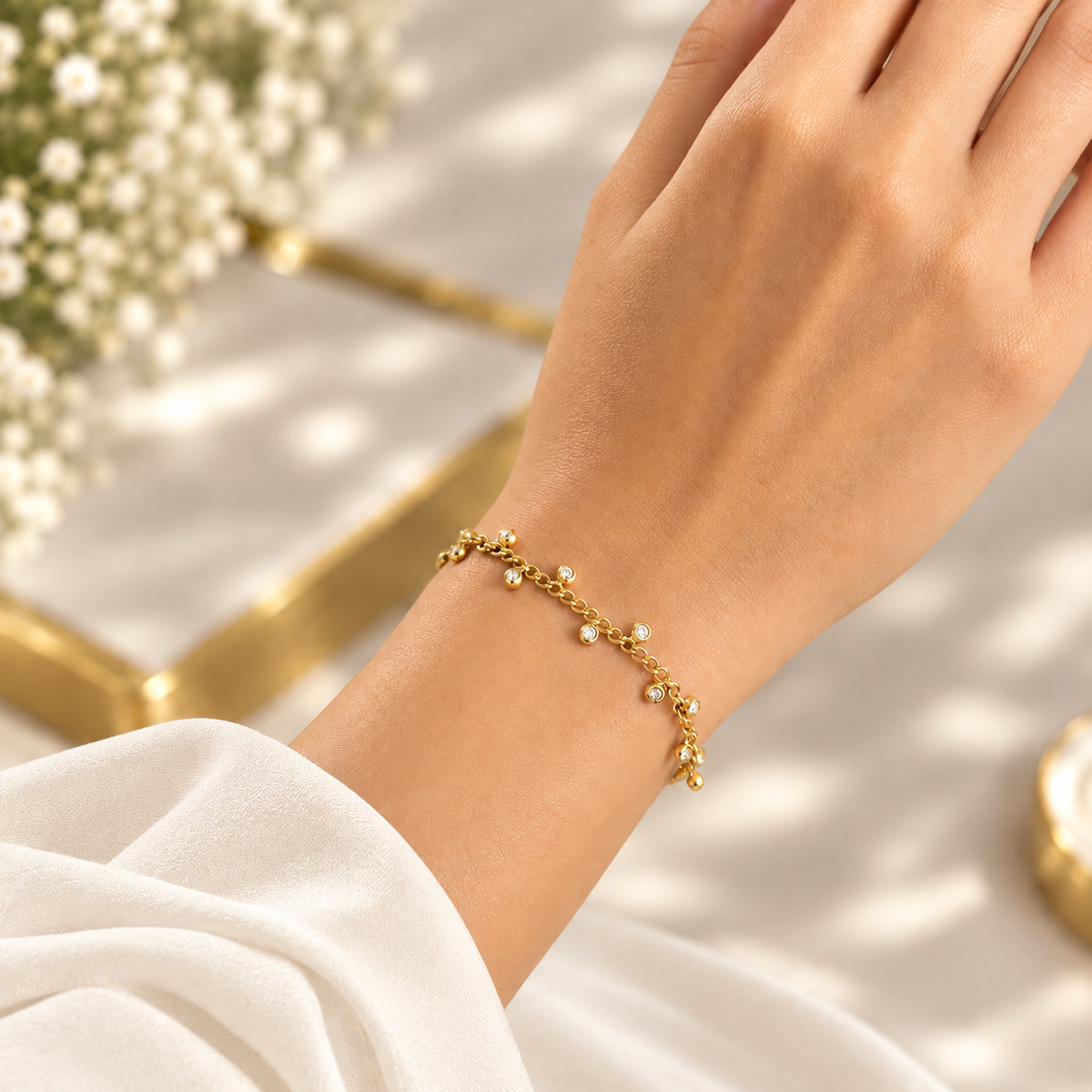 Round Drop Gold Bracelet