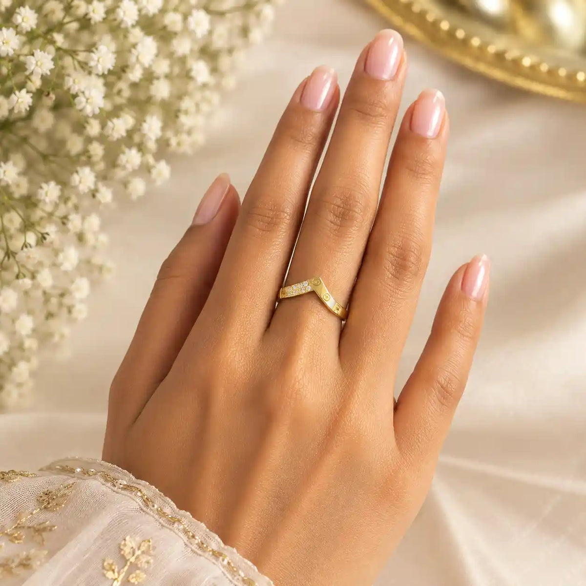 V-Tale Ring