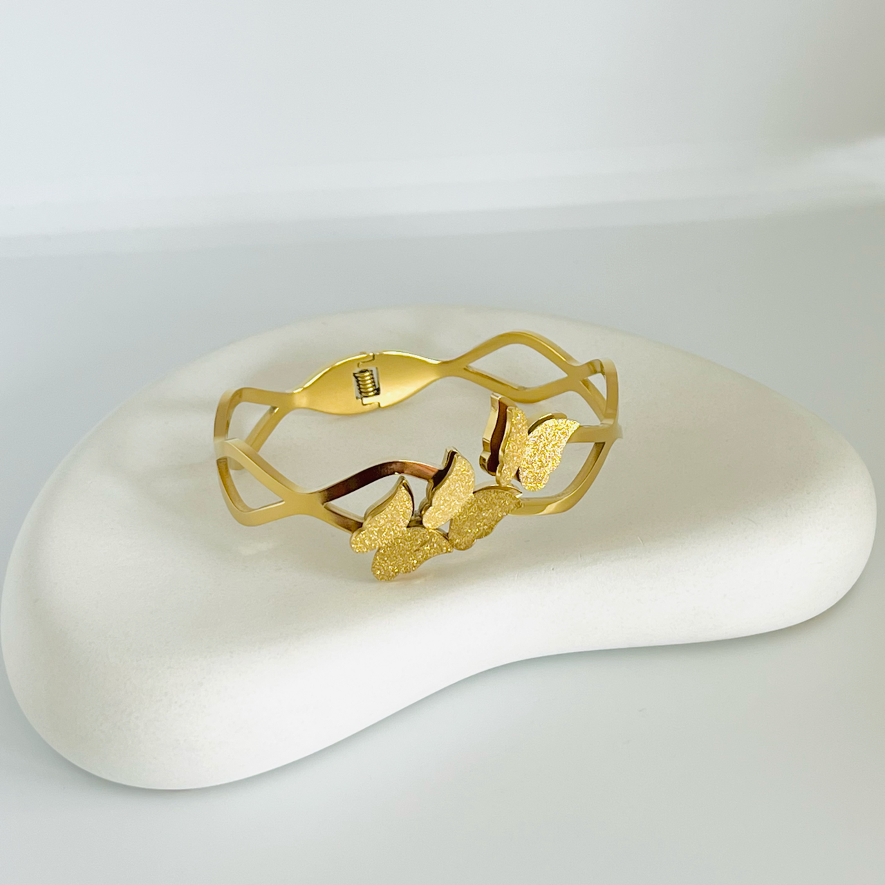 Three Butterfly Gold Bangle Bracelet