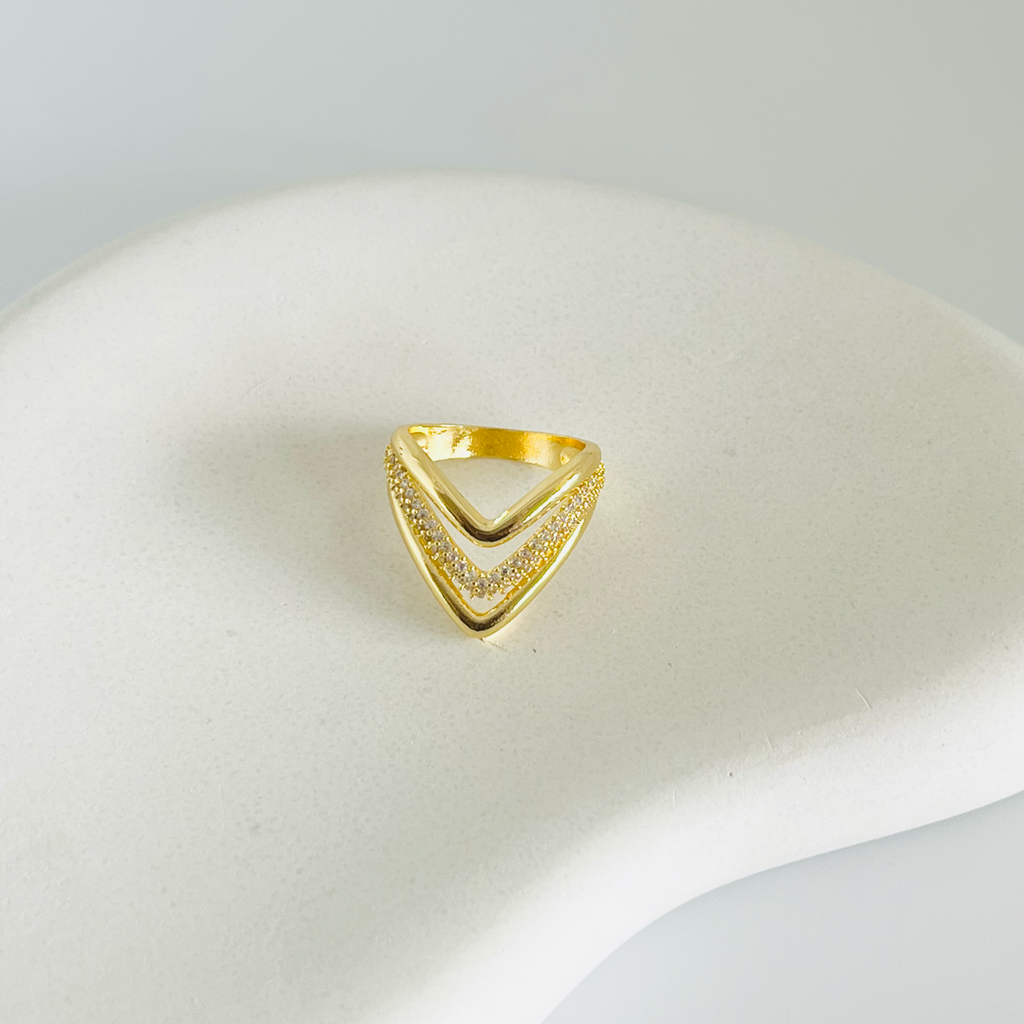 Layered V ring