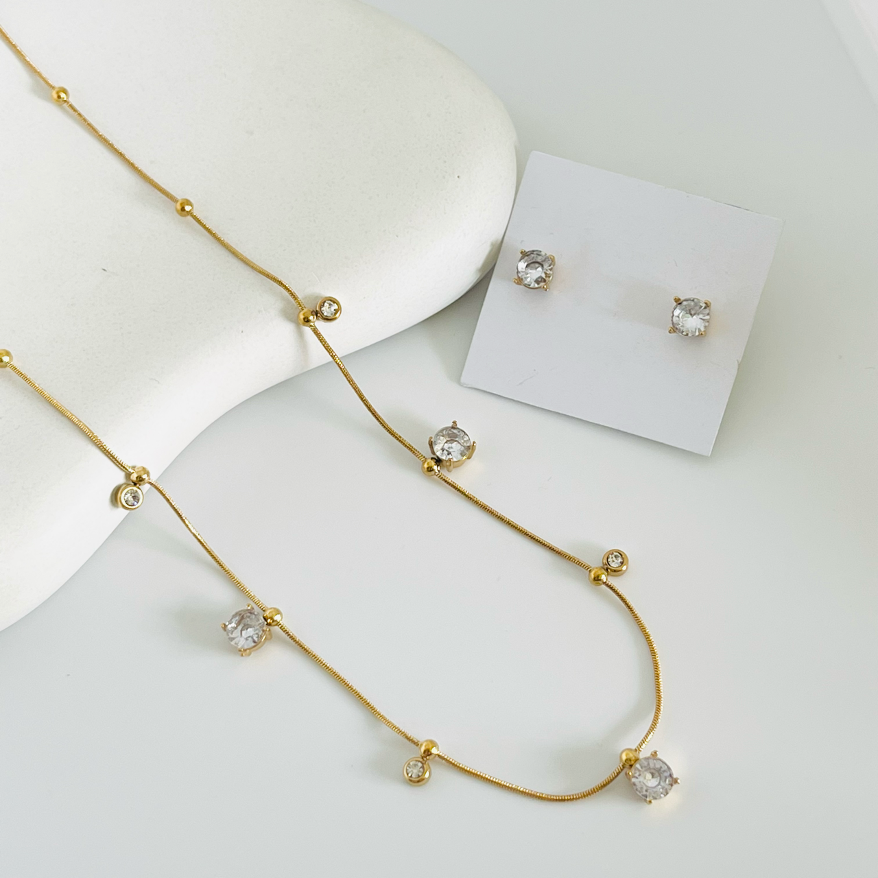 Round Stone Gold Combo Set Earrings and Necklace