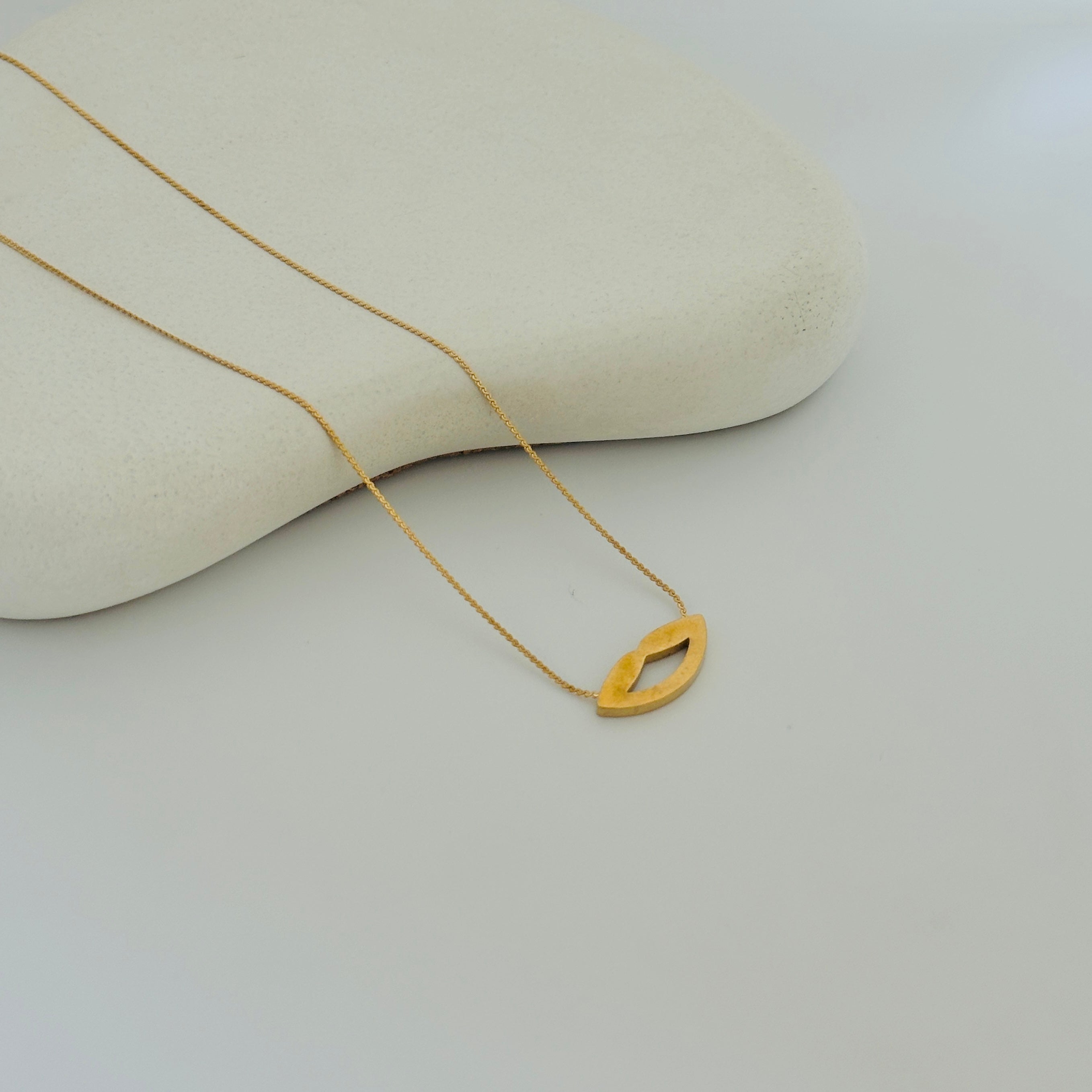Li Aura Gold Necklace