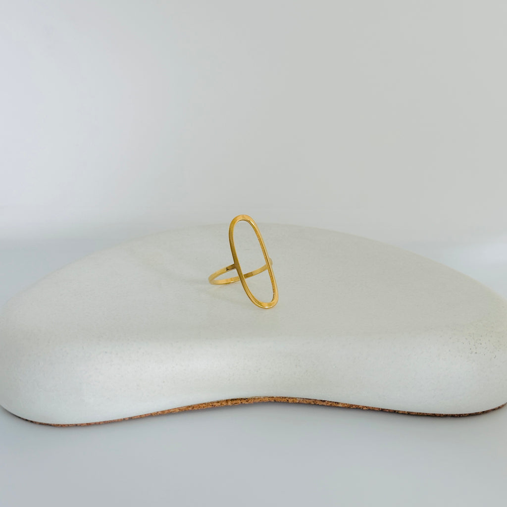 Oval Sleek Gold Ring