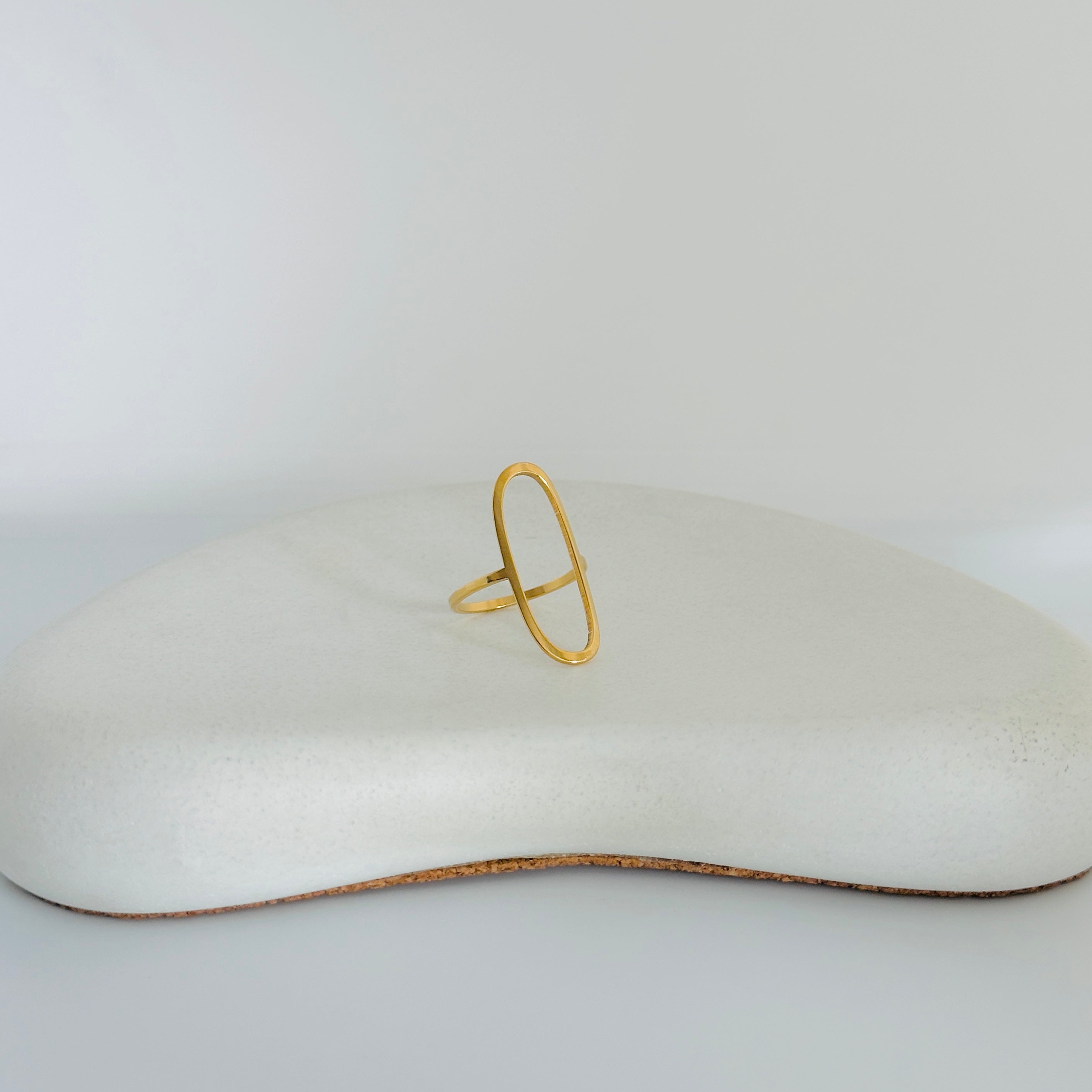 Oval Sleek Gold Ring