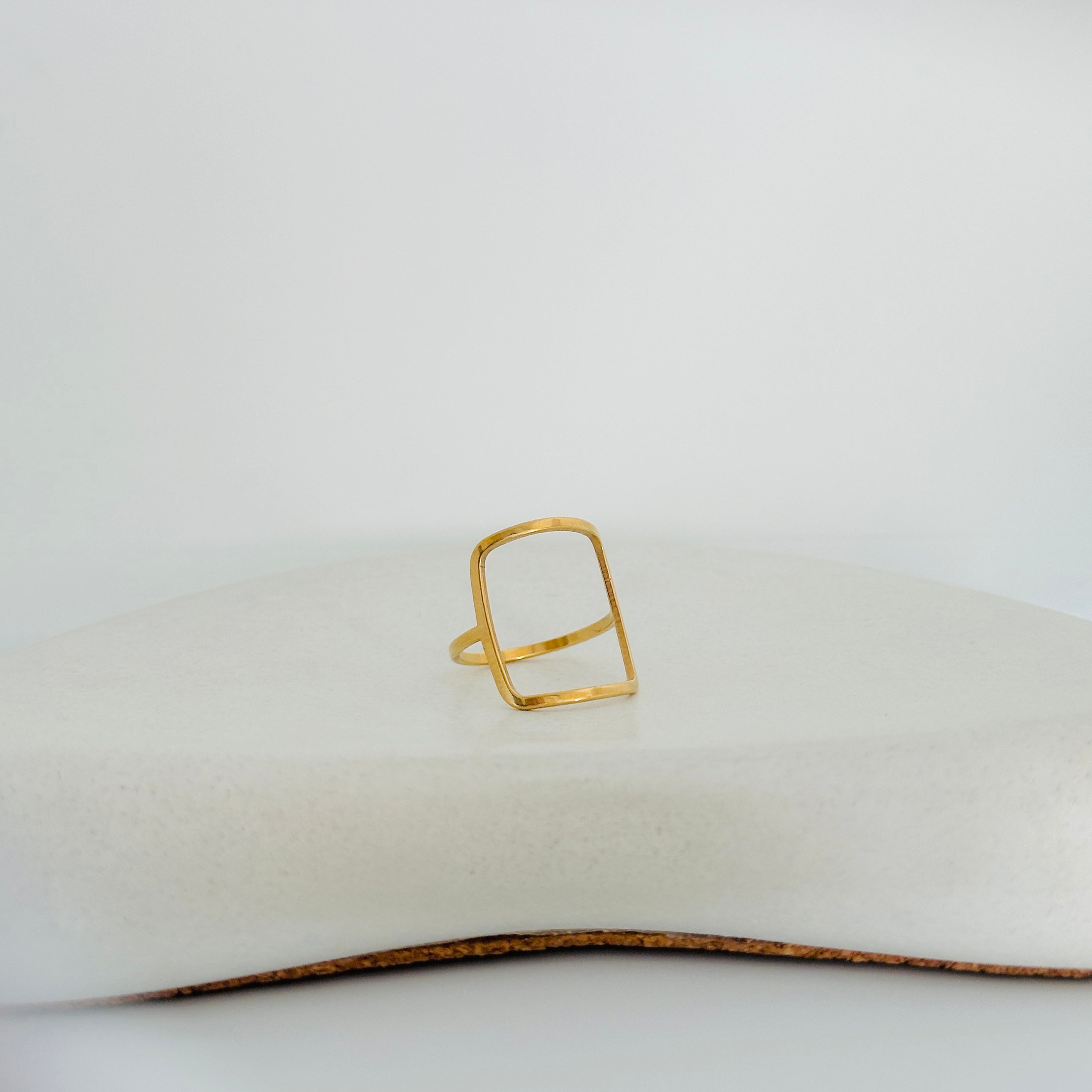 Rect Sleek Gold Ring