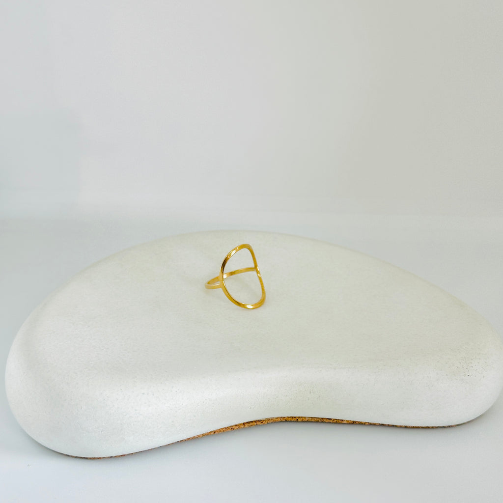 Round Sleek Gold Ring