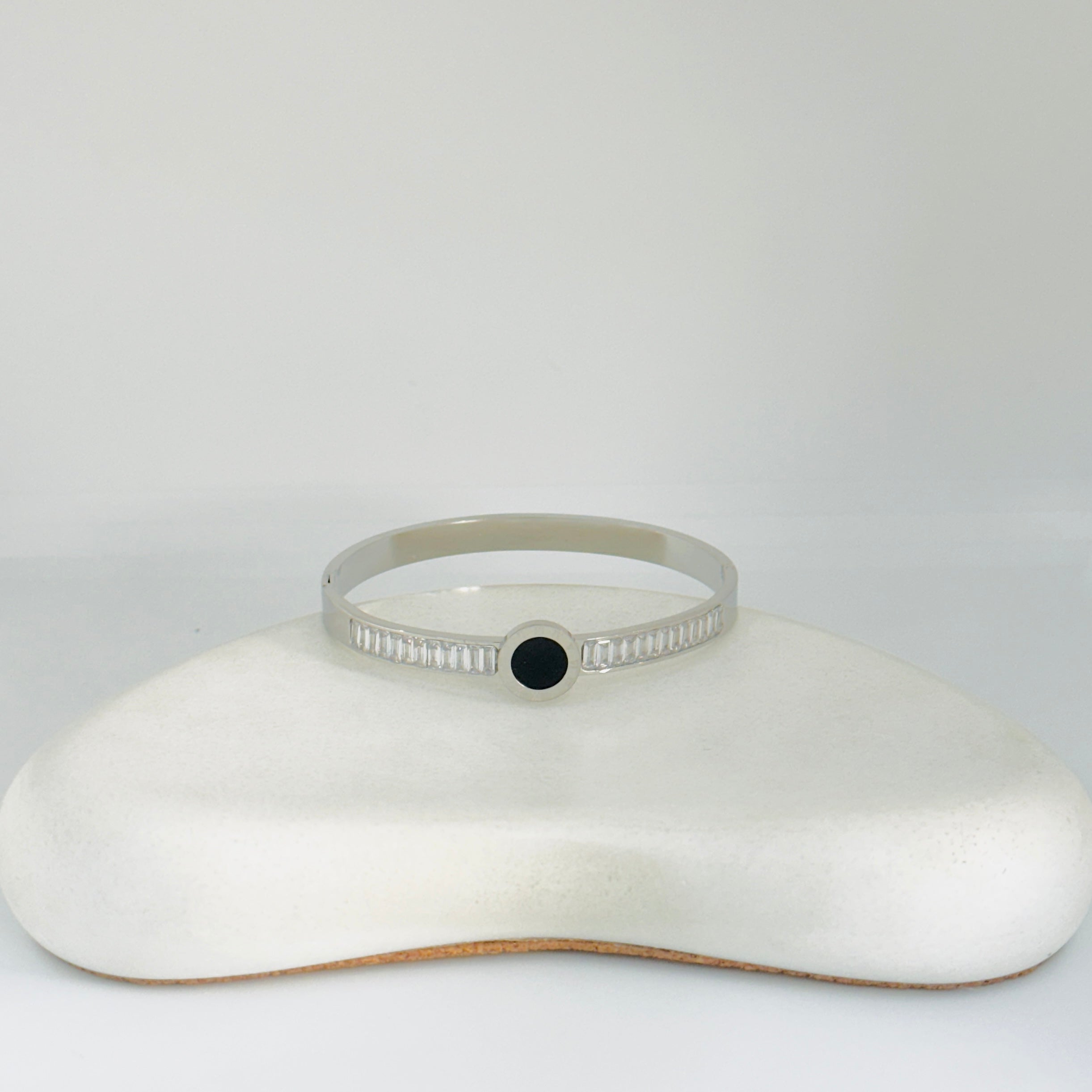 Roman Stones Silver Bangle Bracelet (Free Size)