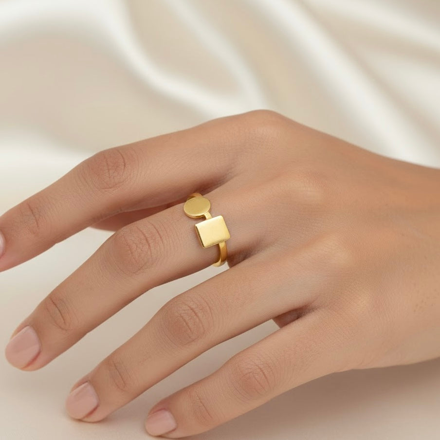 Stacy Gold Ring (Adjustable Size)