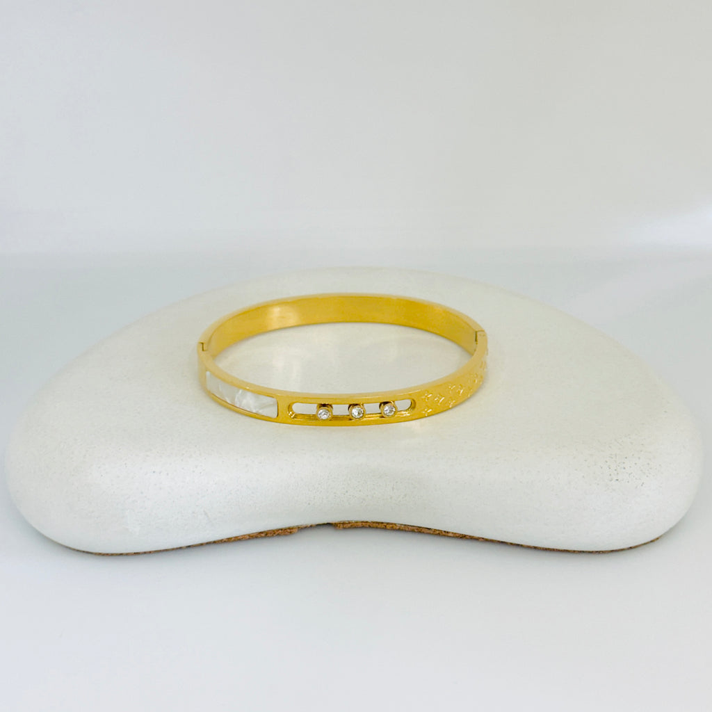 Aria Gold Bangle Bracelet (Free Size)