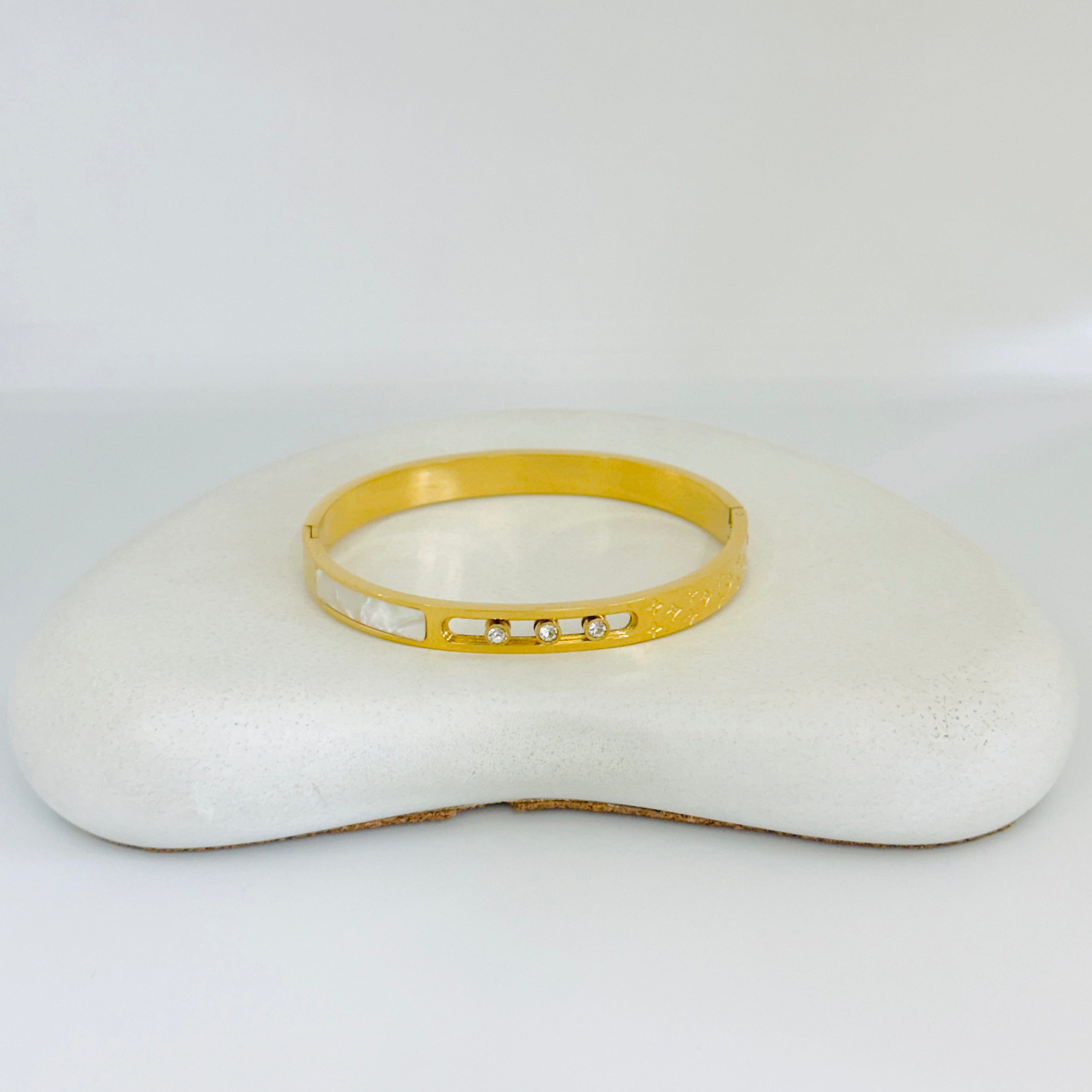 Aria Gold Bangle Bracelet (Free Size)