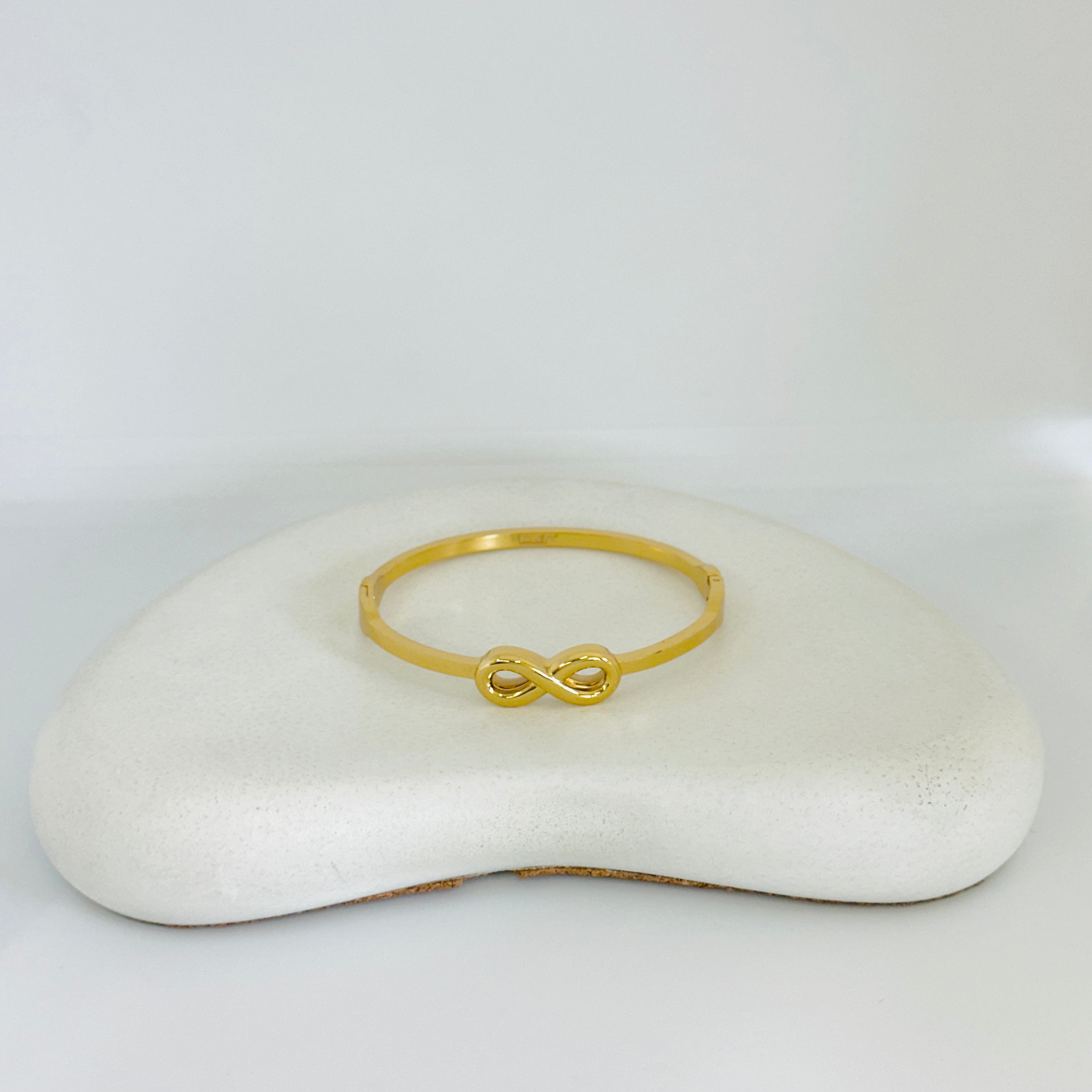Noa Gold Bangle Bracelet (Free Size)
