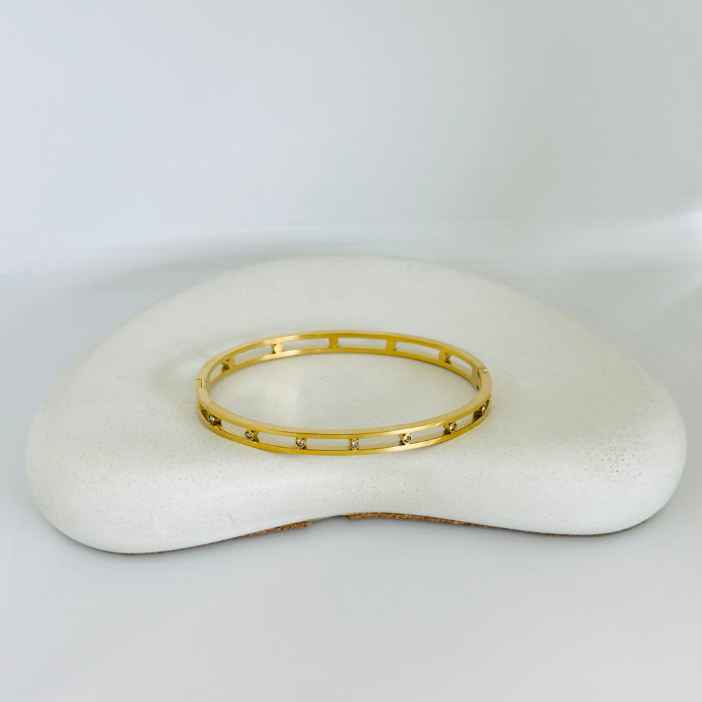 Linnea Stones Gold Bangle Bracelet (Free Size)
