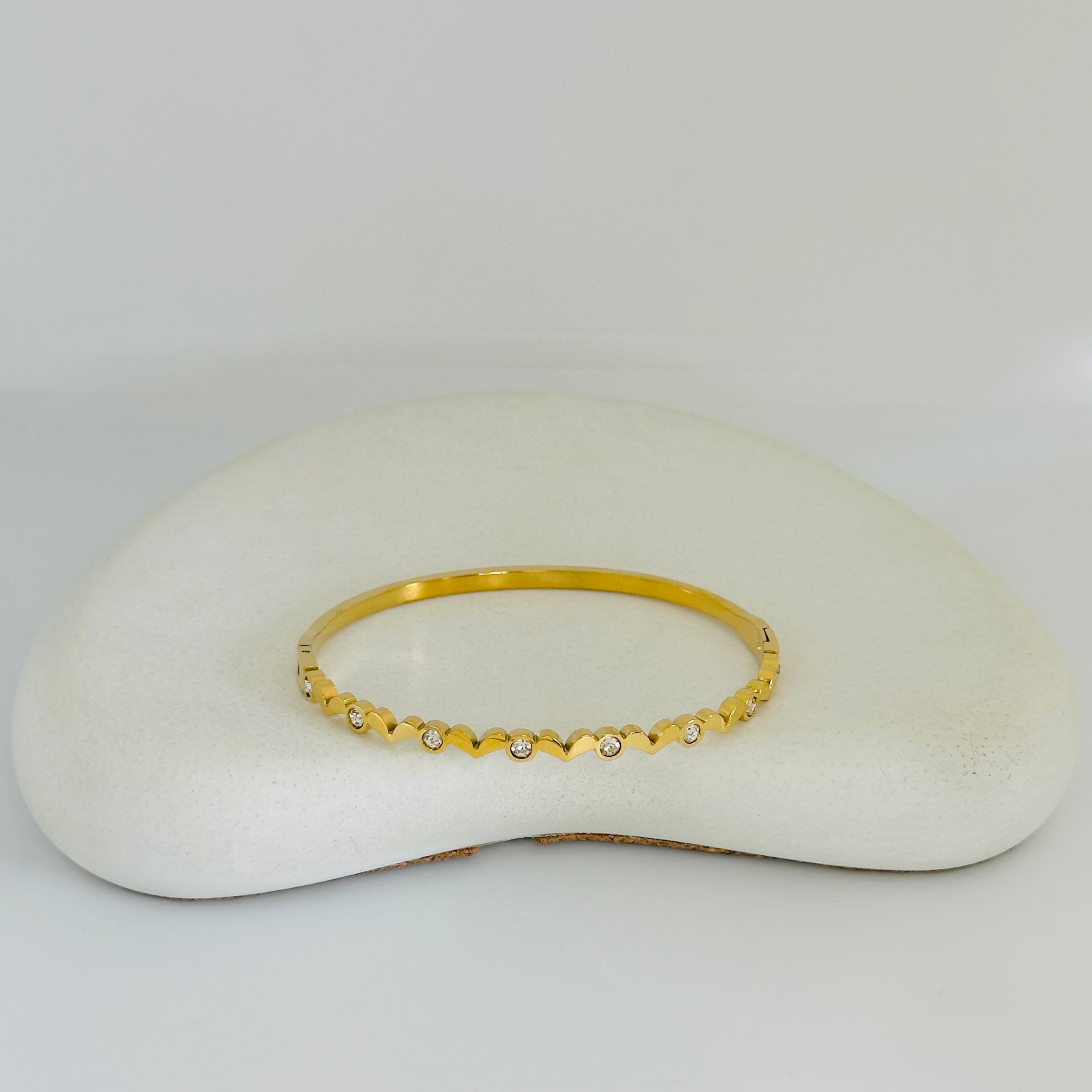 Seren Stones Gold Bangle Bracelet (Free Size)