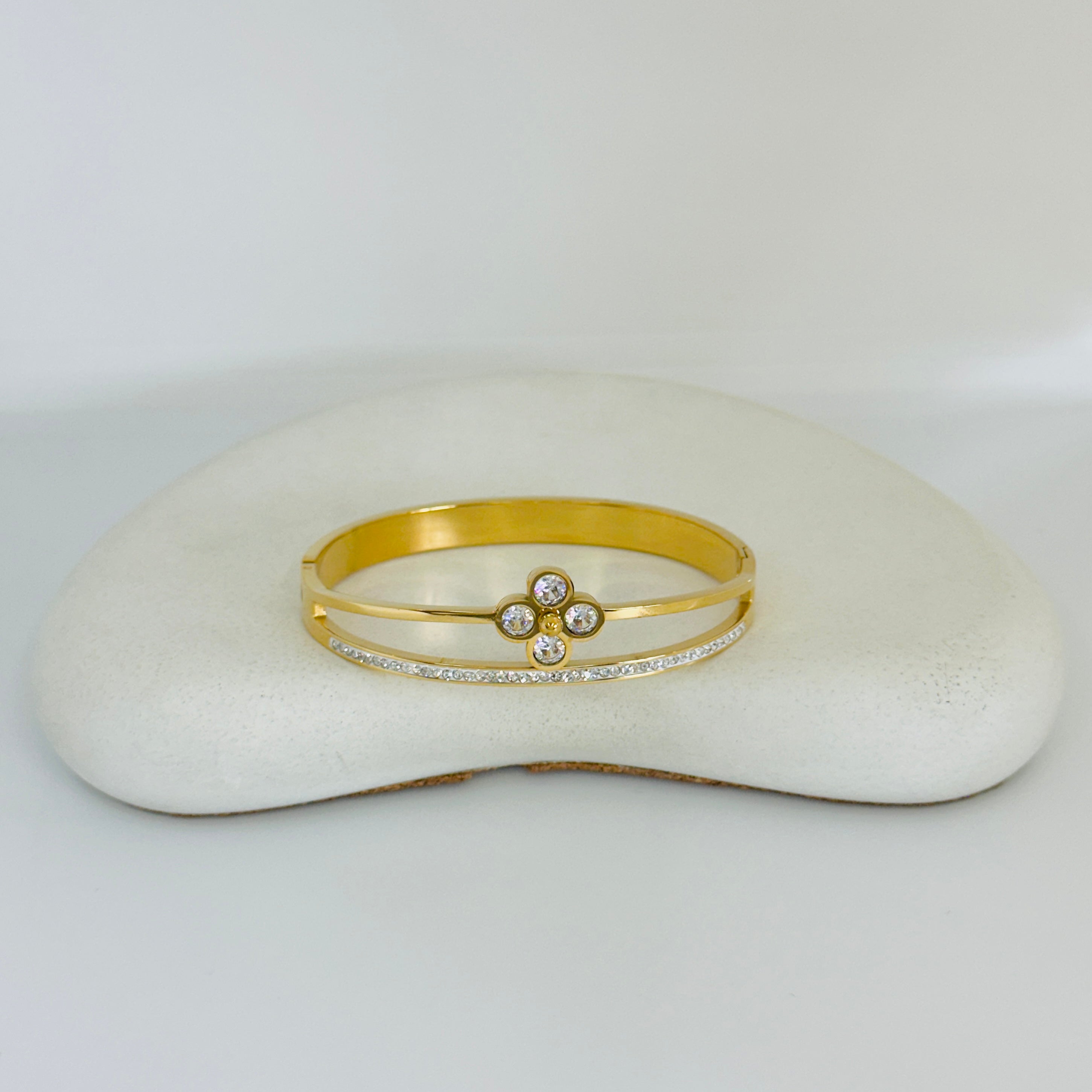 Liya Stones Gold Bangle Bracelet (Free Size)