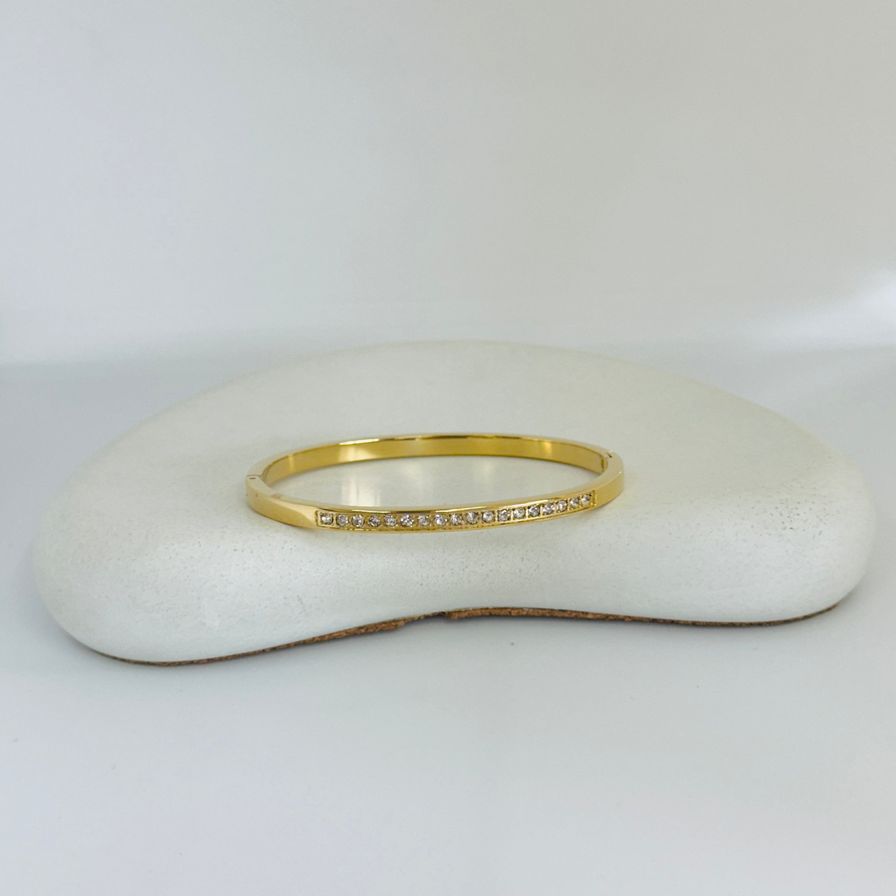 kiva Stones Gold Bangle Bracelet (Free Size)