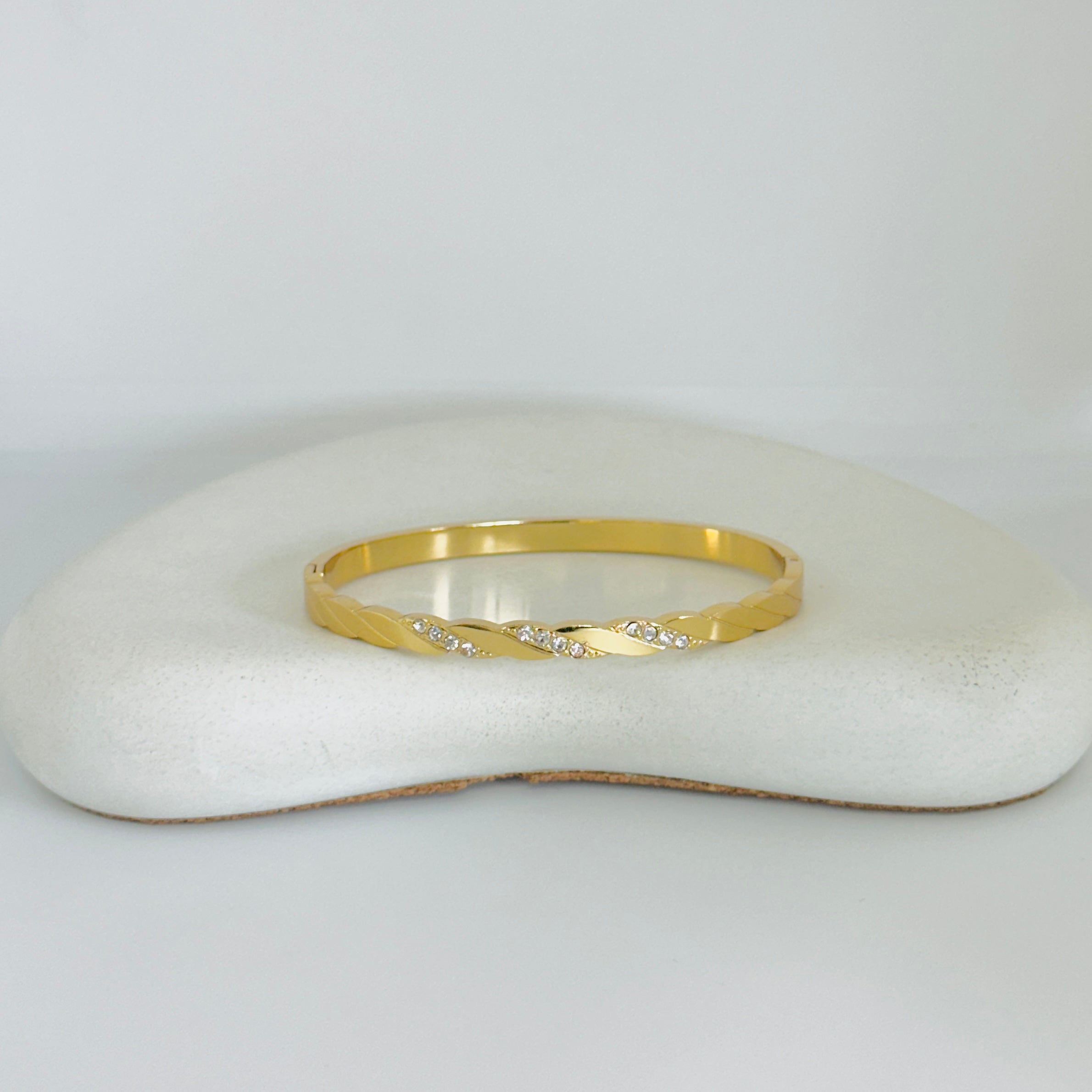 Mia Stones Gold Bangle Bracelet (Free Size)