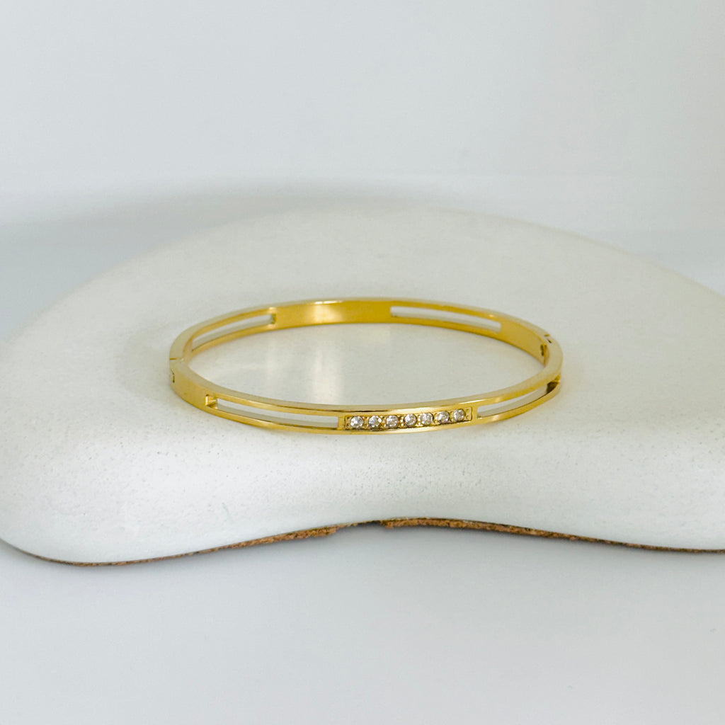 Laari Stones Gold Bangle Bracelet (Free Size)