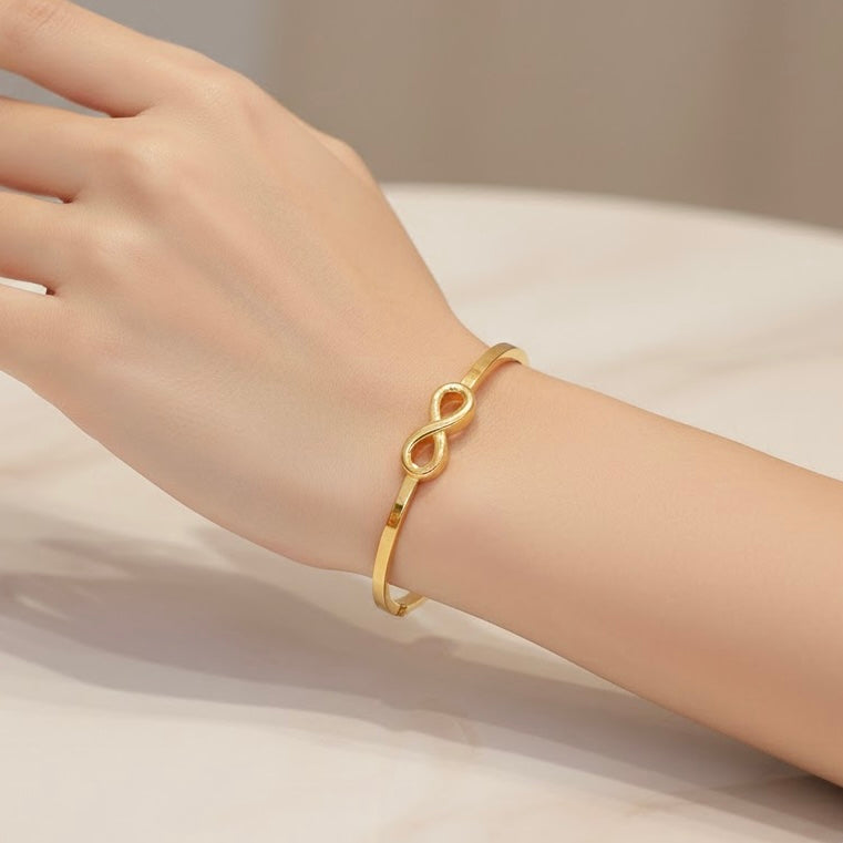 Noa Gold Bangle Bracelet (Free Size)