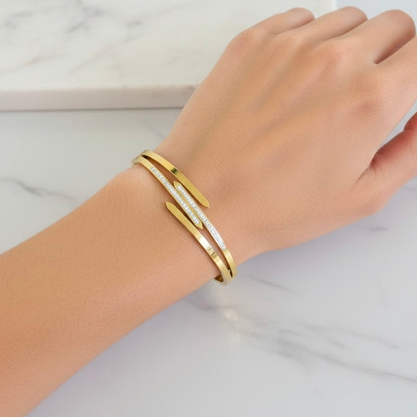 Zora Stones Gold Bangle Bracelet (Free Size)