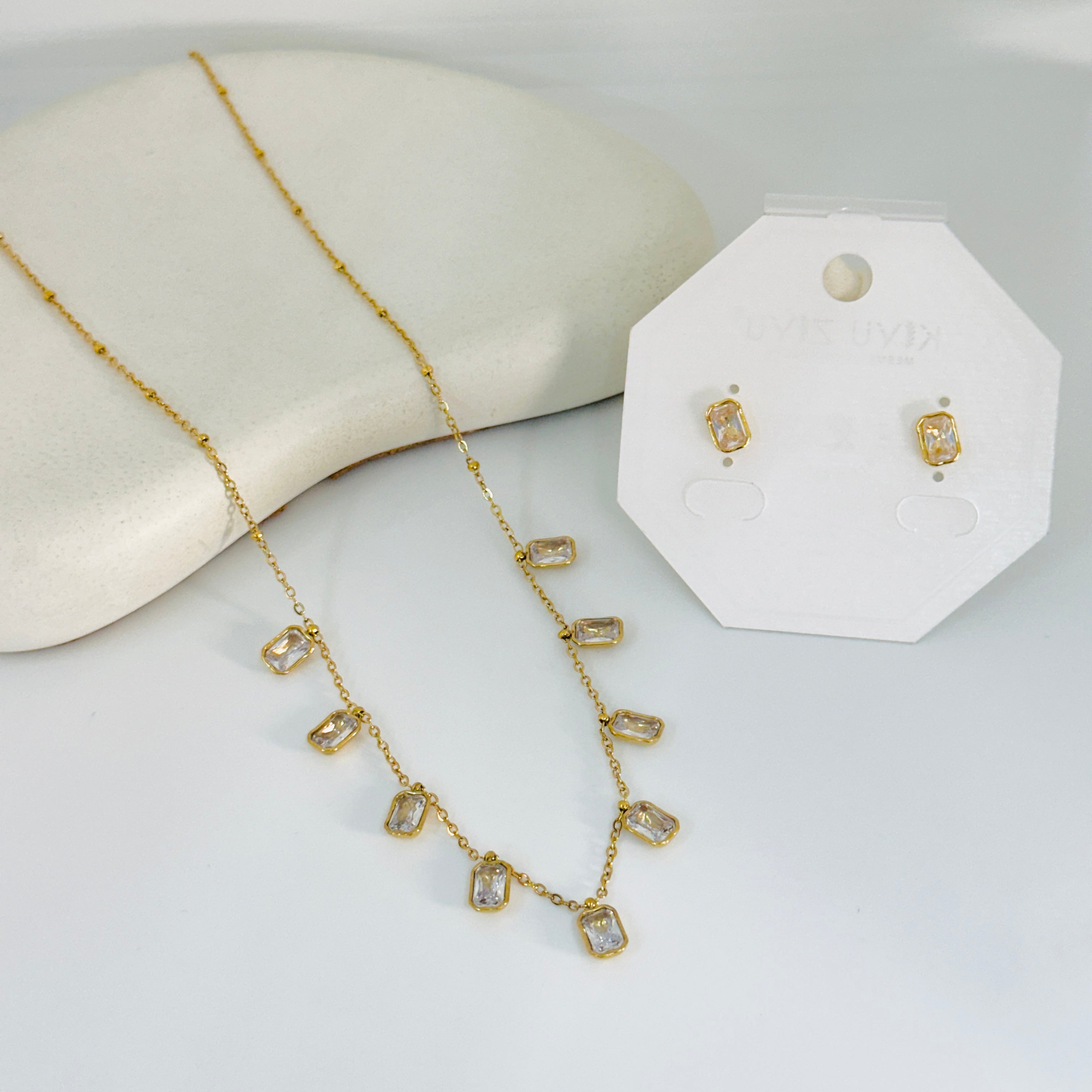 Sage White stones Falls Gold Necklace