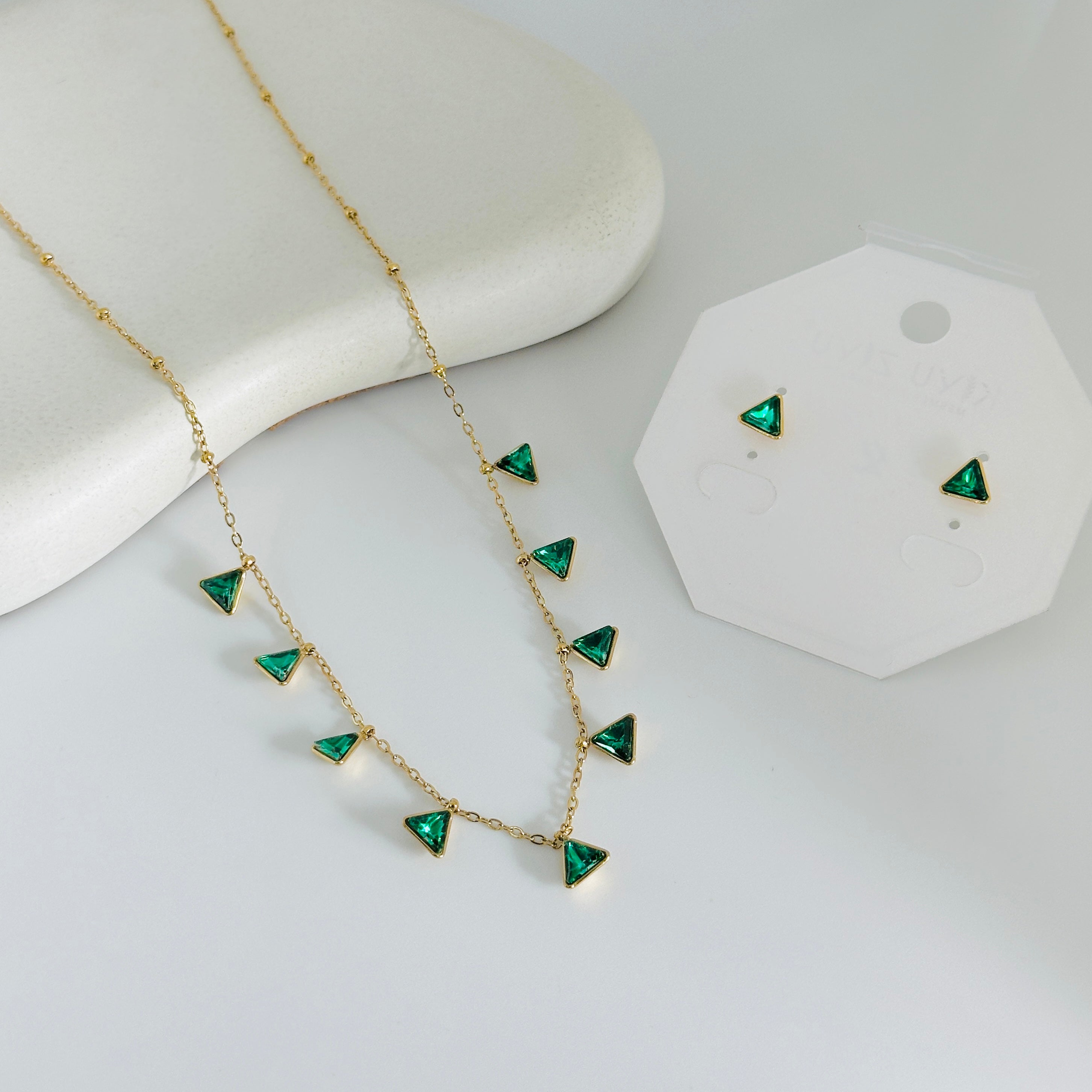 Rumi green Stones Falls Gold Necklace