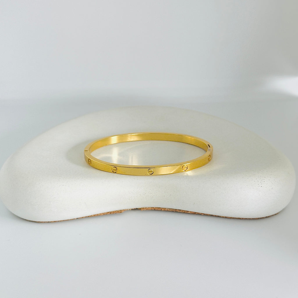 Onyx Gold Bangle Bracelet (Free Size)