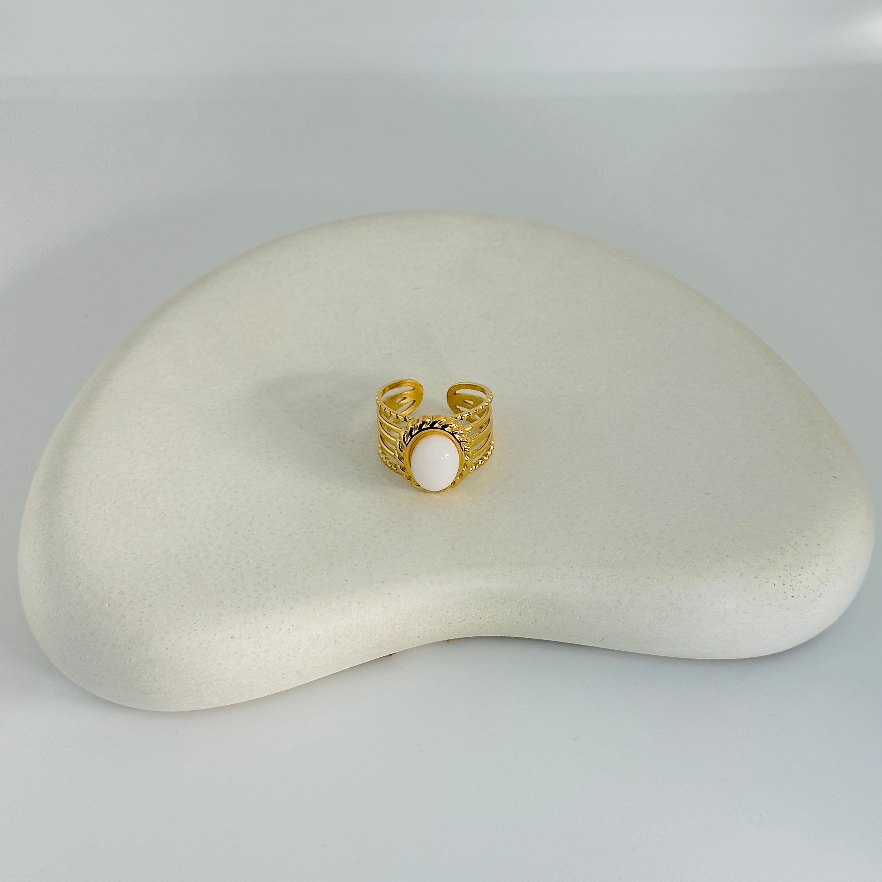 Cira Gold Stone Ring (Adjustable Size)