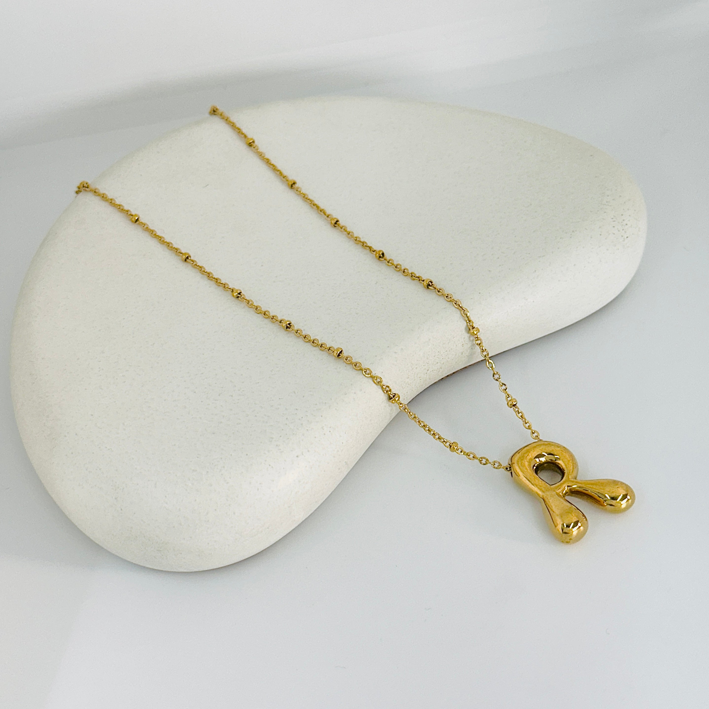 'R' Elegent Gold Necklace
