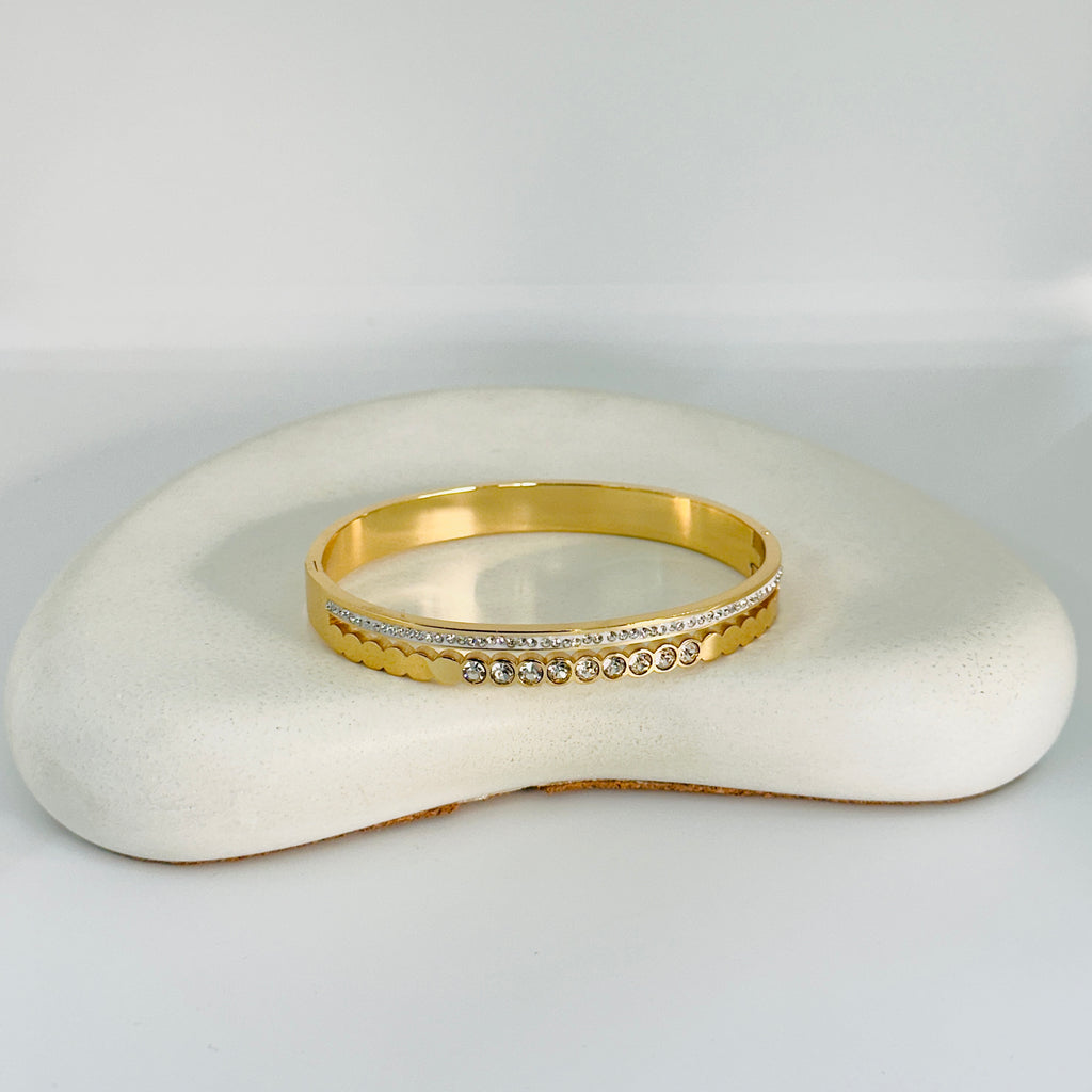 Lark Stones Gold Bangle Bracelet (Free Size)