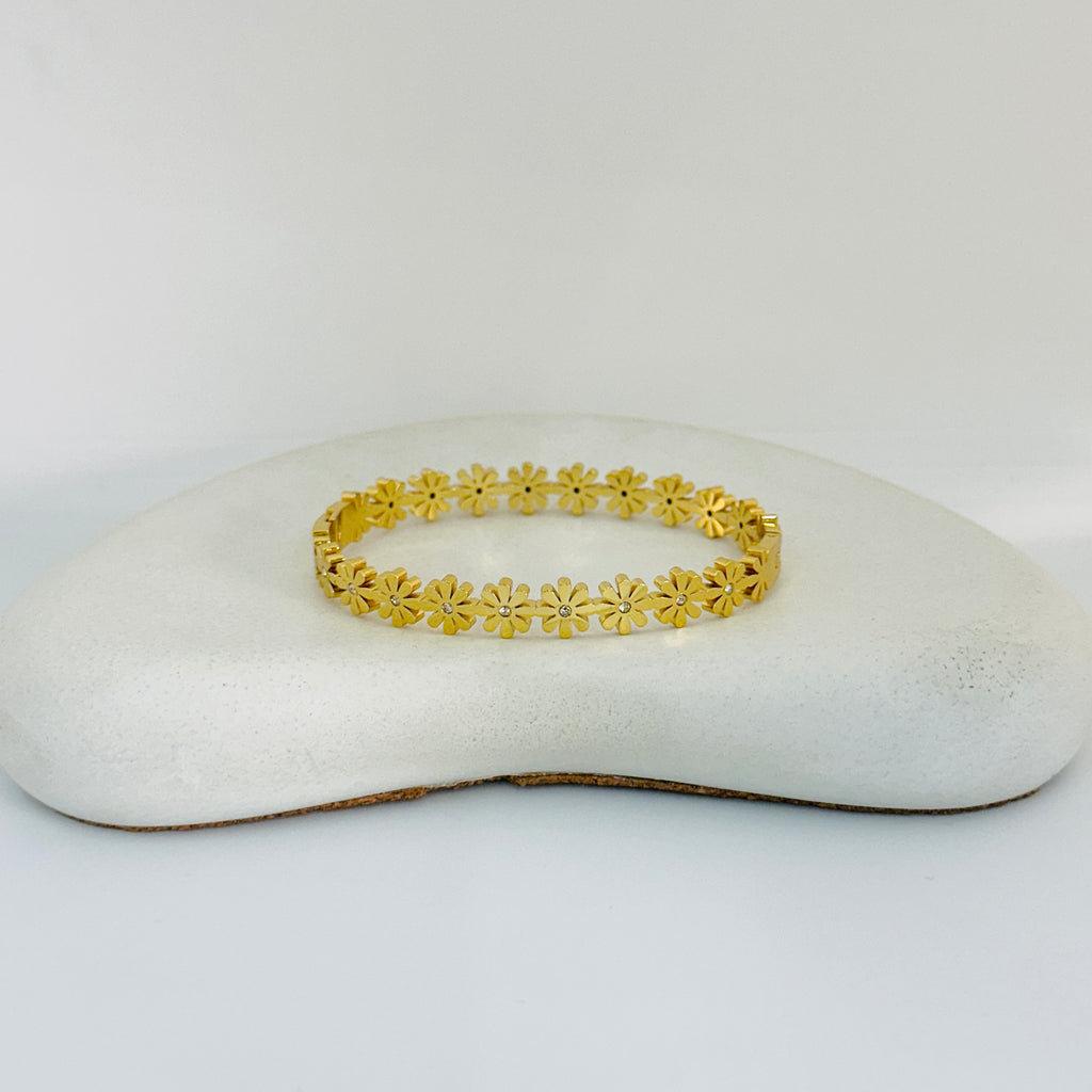 Snow Gold Bangle Bracelet (Free Size)