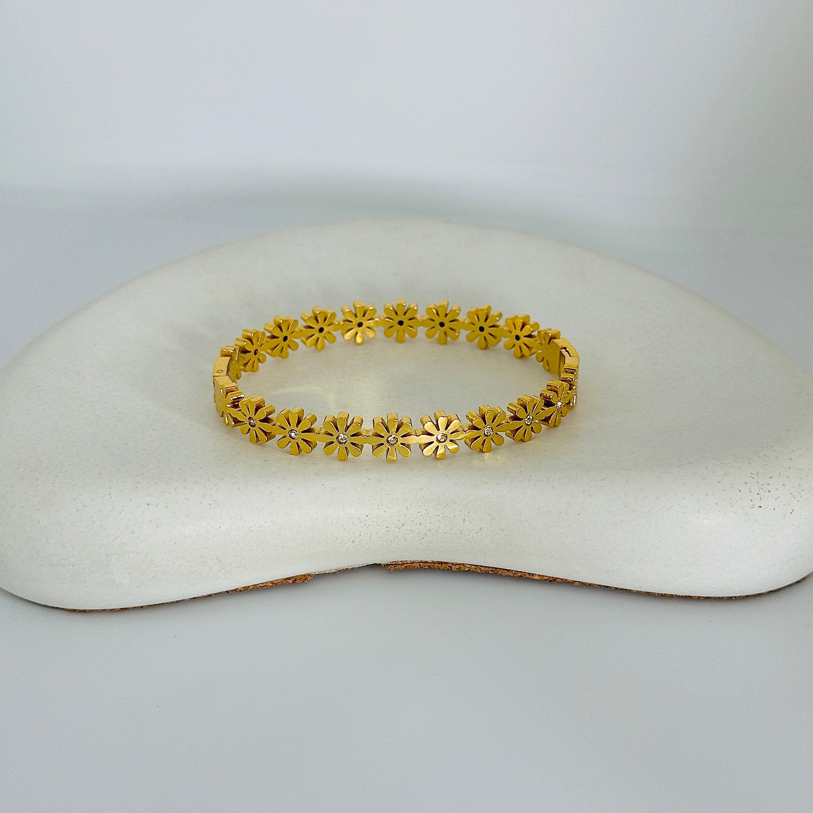 Lena Gold Bangle Bracelet (Free Size)