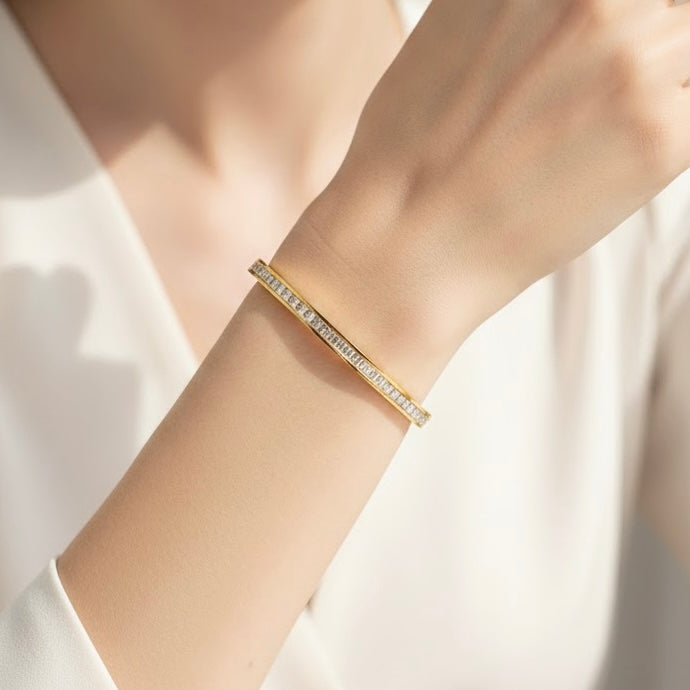 Nessa Stones Gold Bangle Bracelet (Free Size)