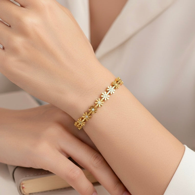 Lena Gold Bangle Bracelet (Free Size)