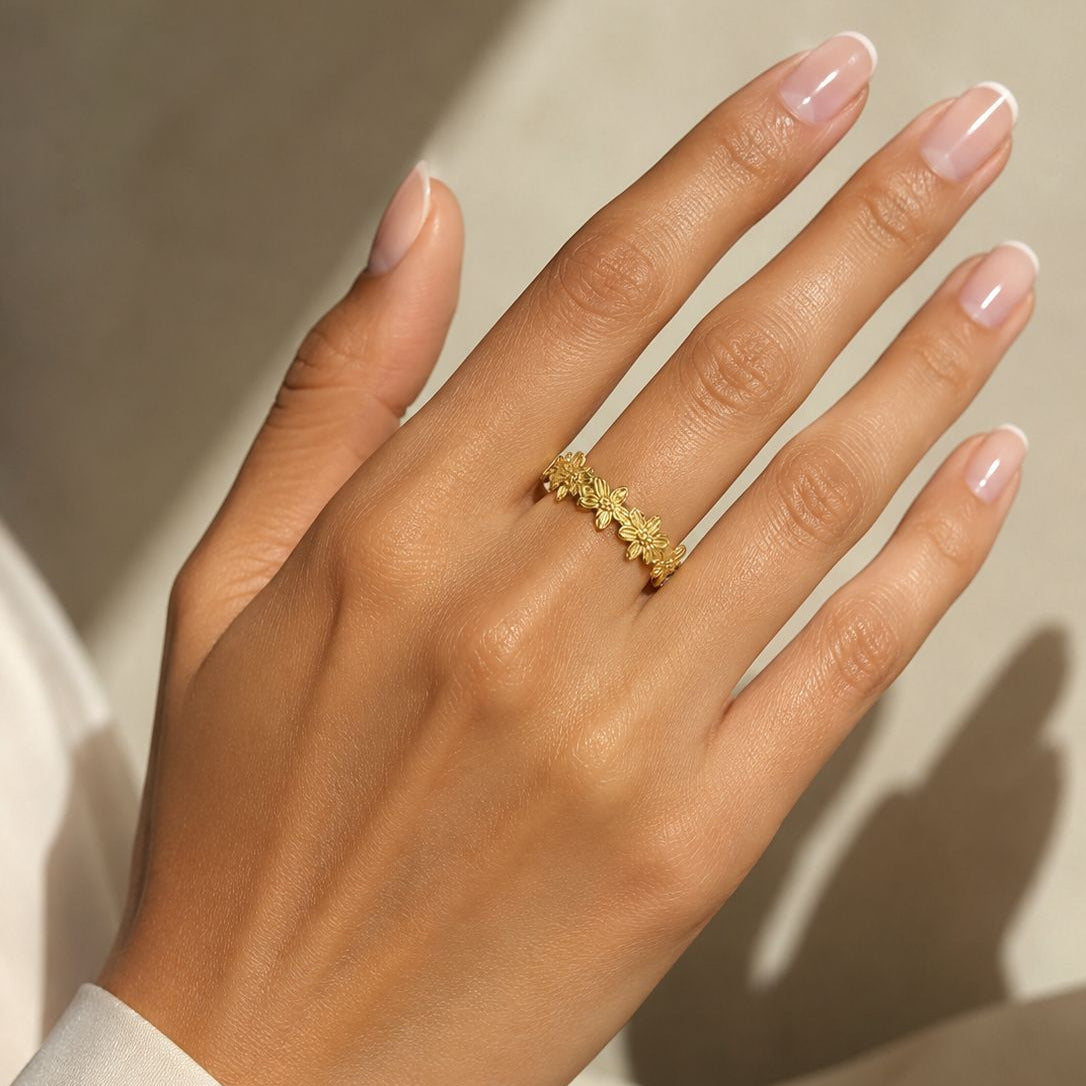 Daisy Gold Ring (Adjustable Size)